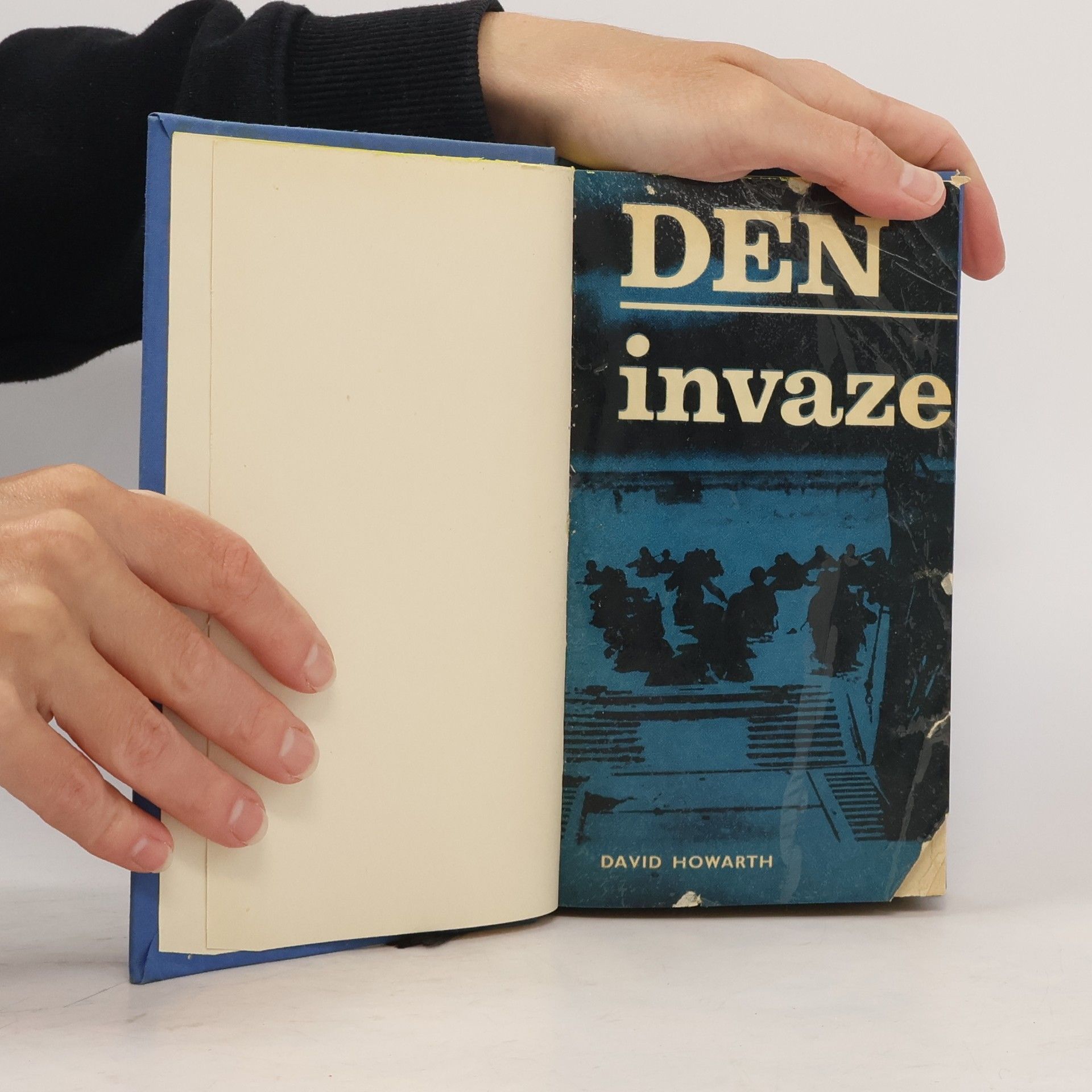 David Armine Howarth Den invaze