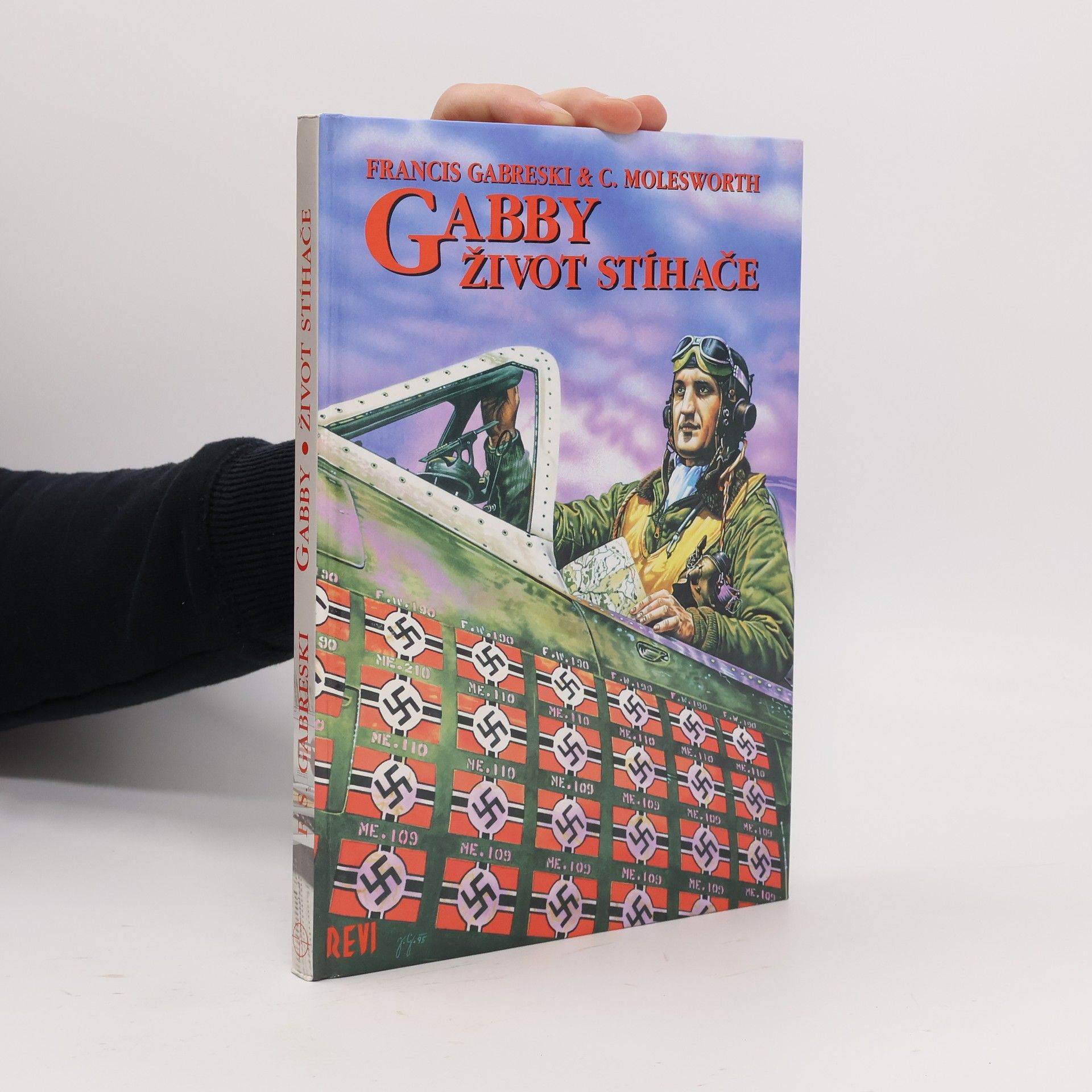 Gabby, život stíhače