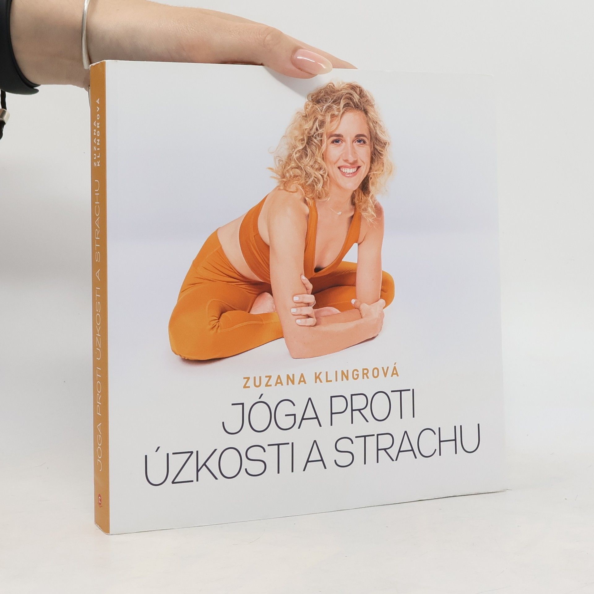 Zuzka Klingrová Jóga proti úzkosti a strachu