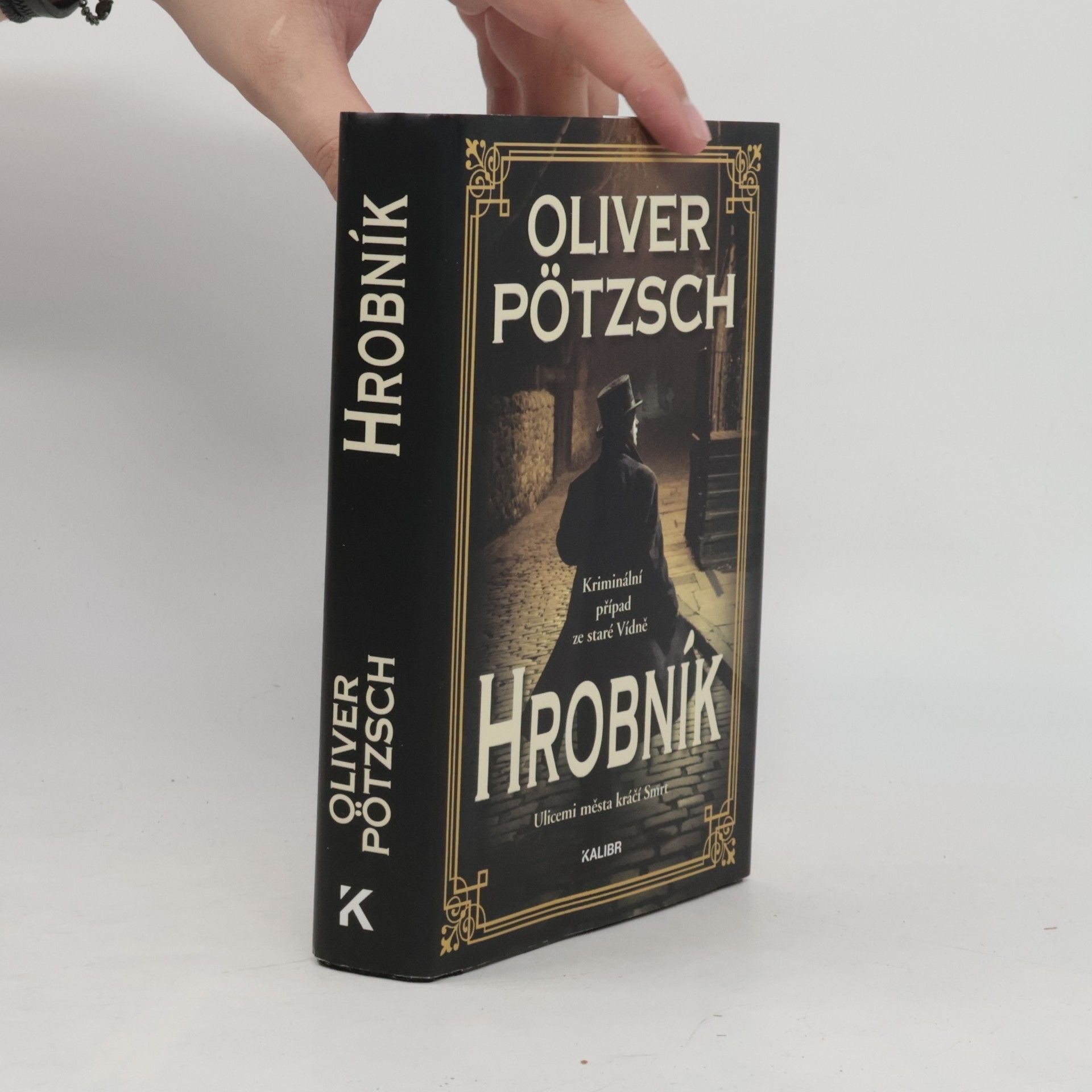 Oliver Pötzsch Hrobník