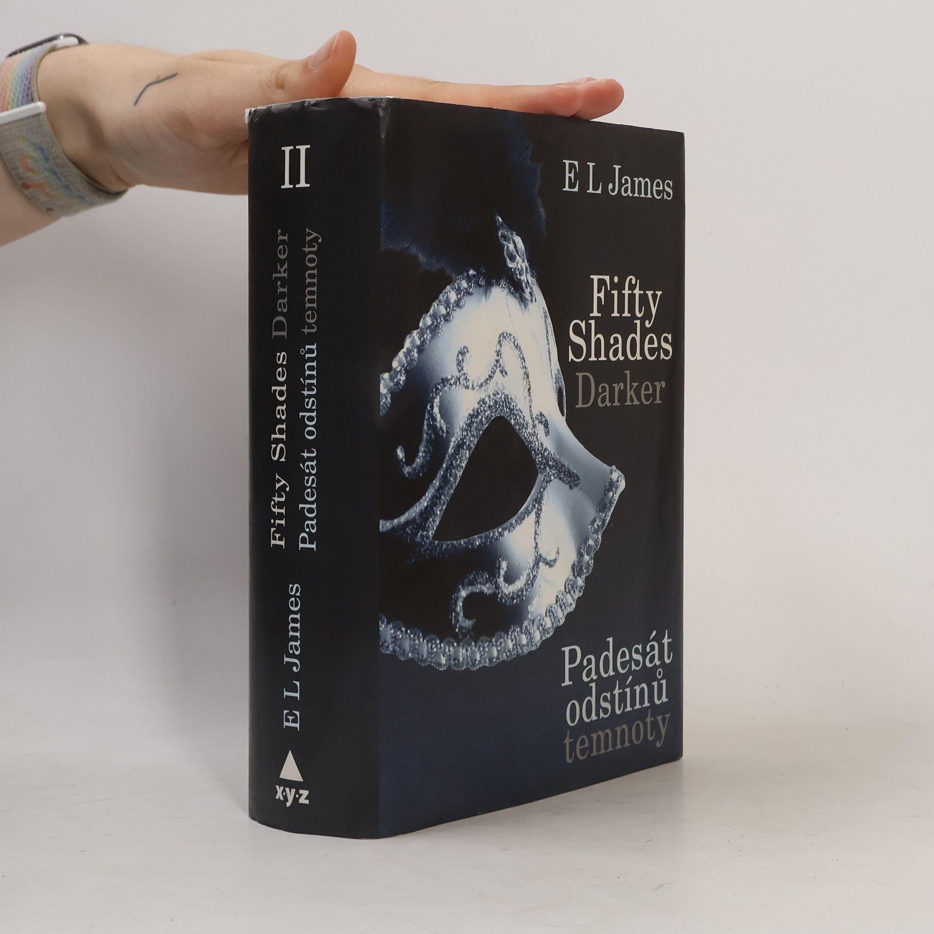 E. L. James Padesát odstínů temnoty