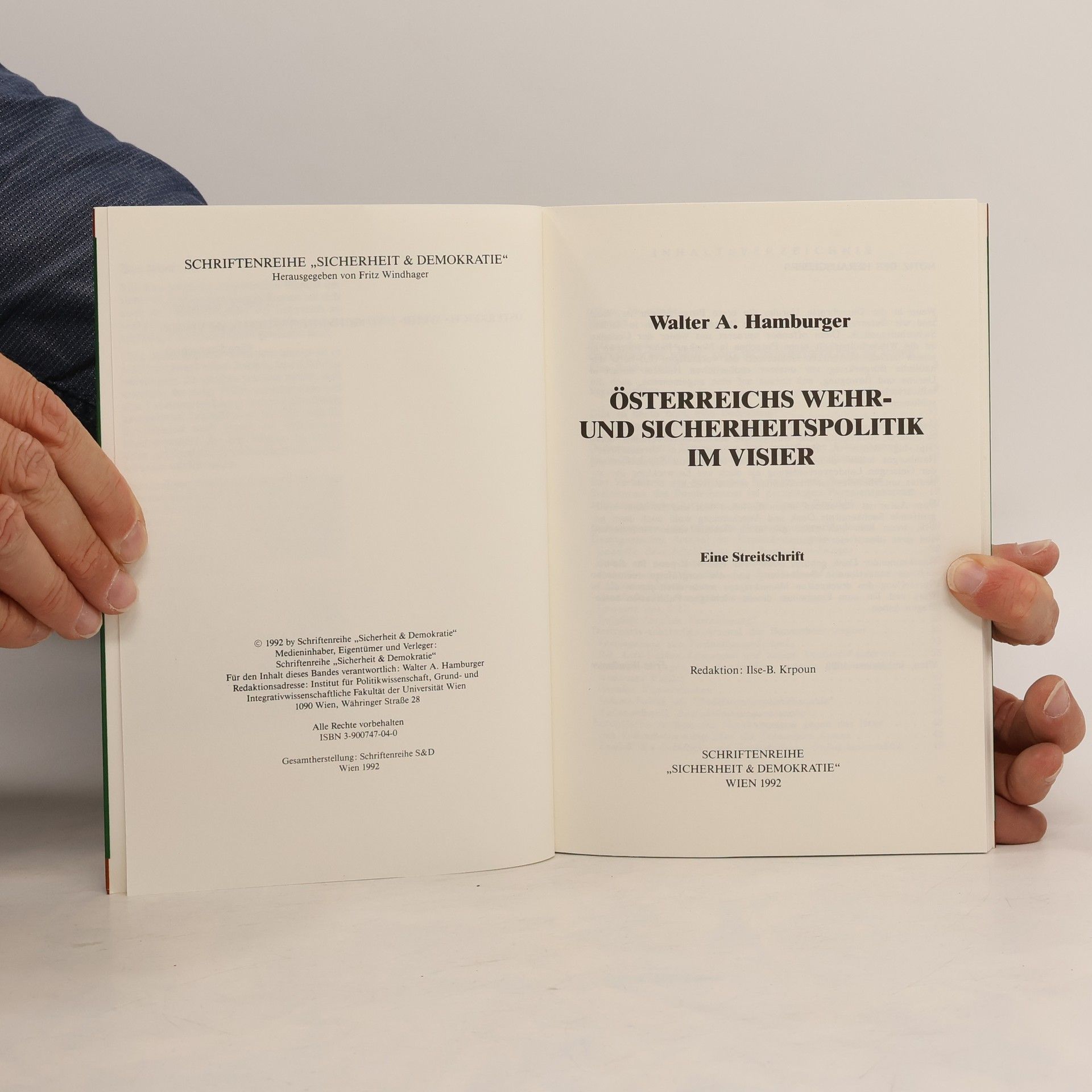 Walter A. Hamburger Österreichs Wehr- und Sicherheitspolitik im Visier