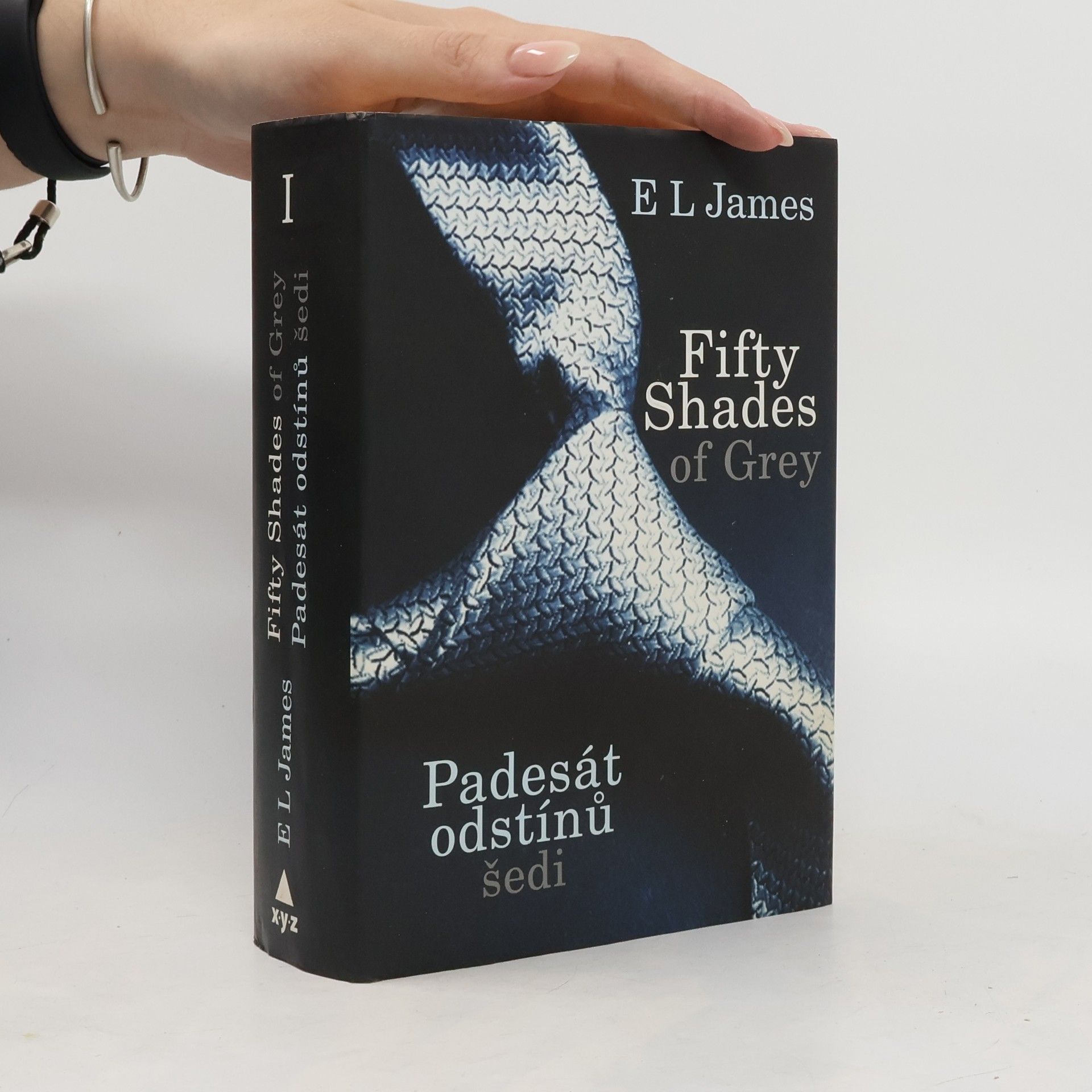E. L. James Padesát odstínů šedi