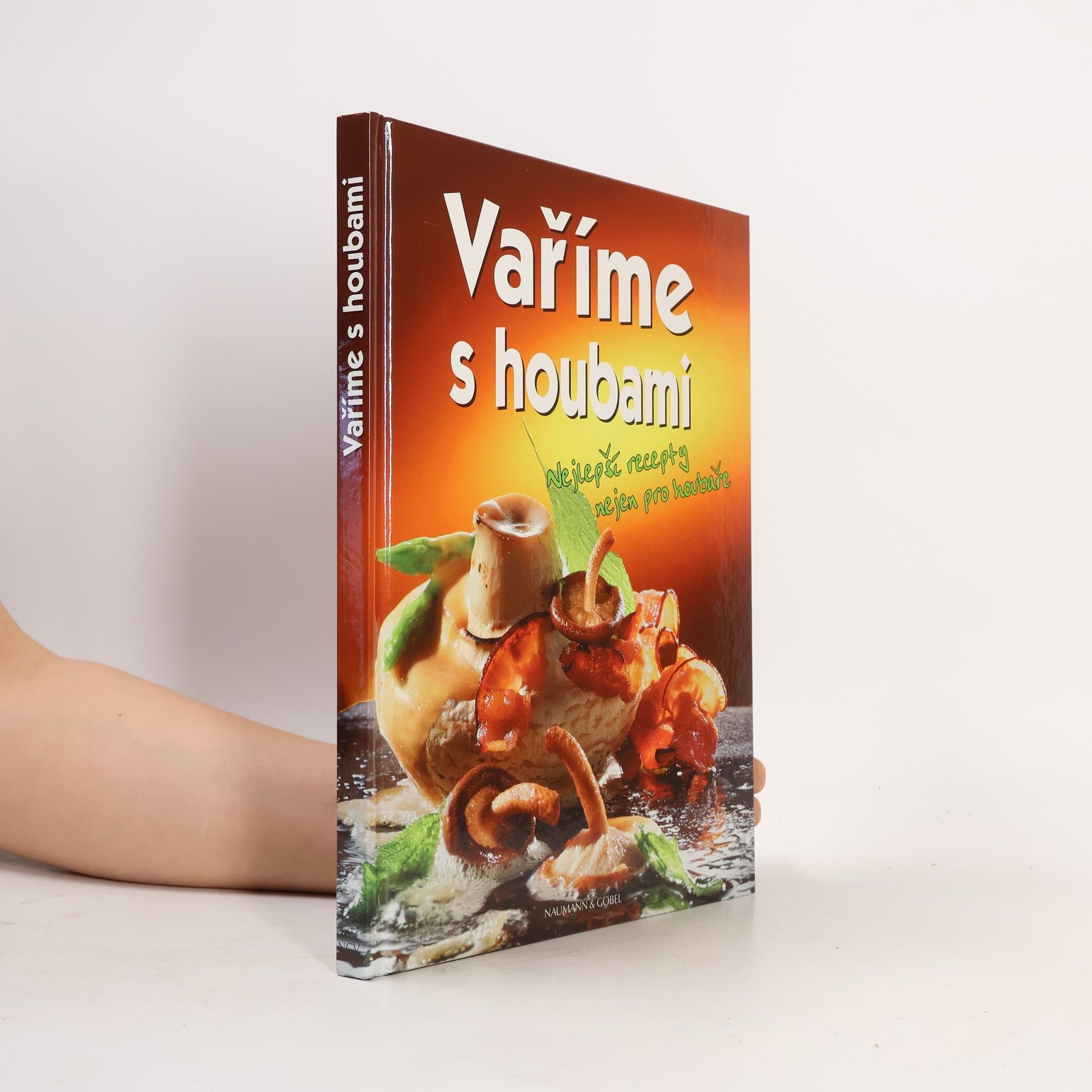 Kolektiv autorů Vaříme s houbami