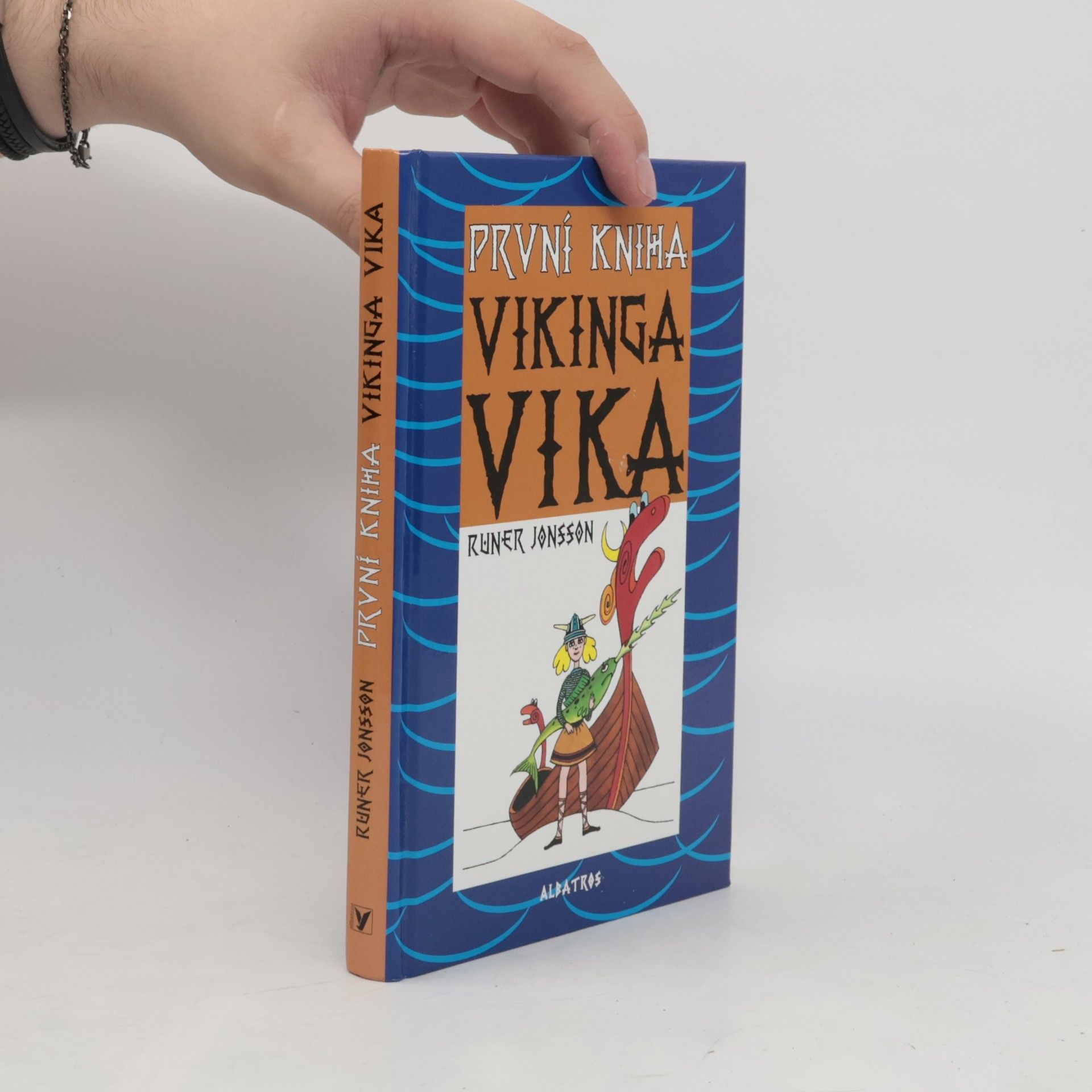 Runer Jonsson První kniha Vikinga Vika
