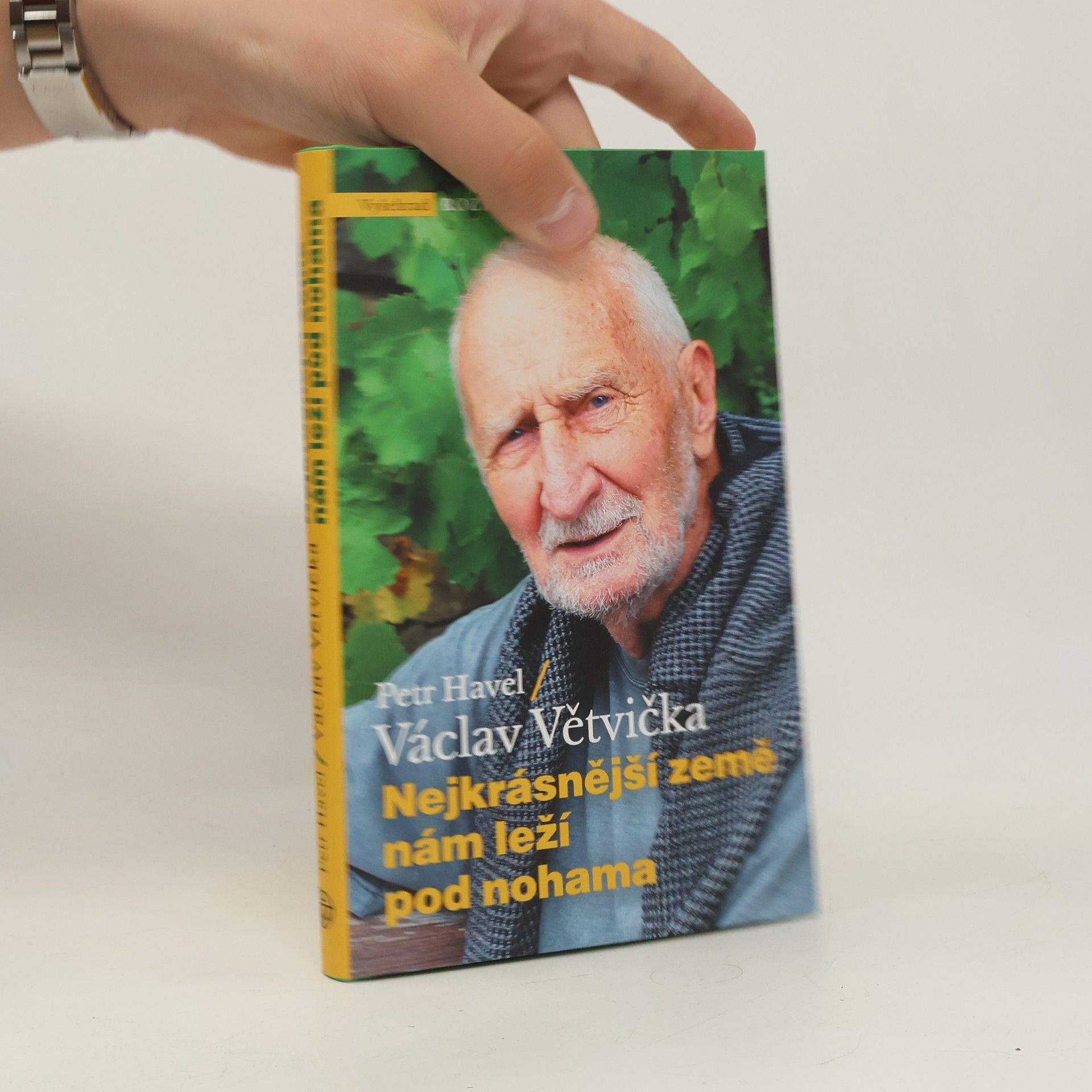 Václav Větvička Nejkrásnější země nám leží pod nohama