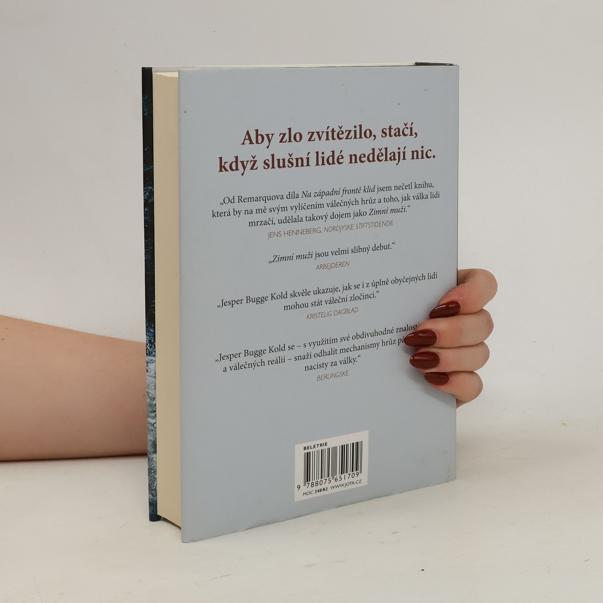 Jesper Bugge Kold Zimní muži. Román o hrůzách války