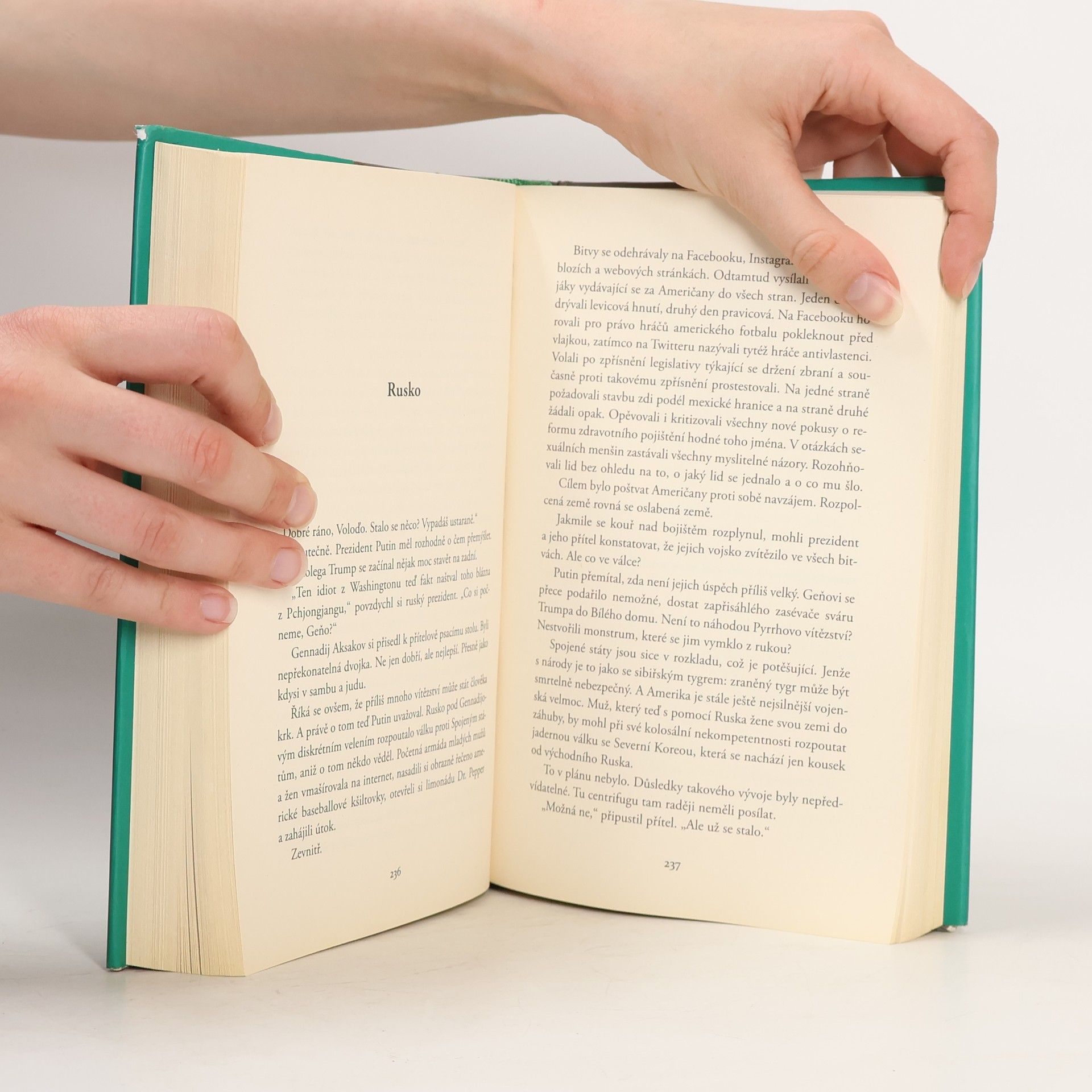 Jonas Jonasson Stojednaletý stařík, který se vrátil, aby zachránil svět