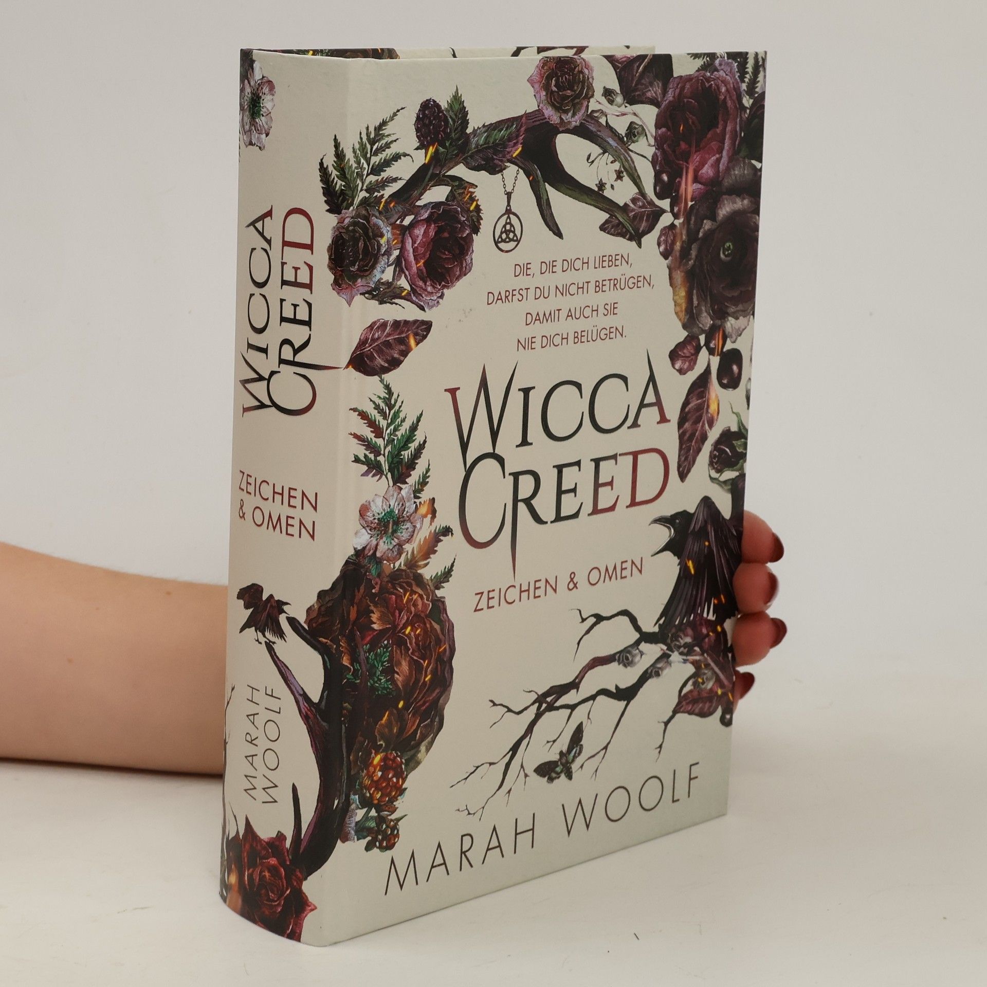 Marah Woolf WiccaCreed. Zeichen & Omen