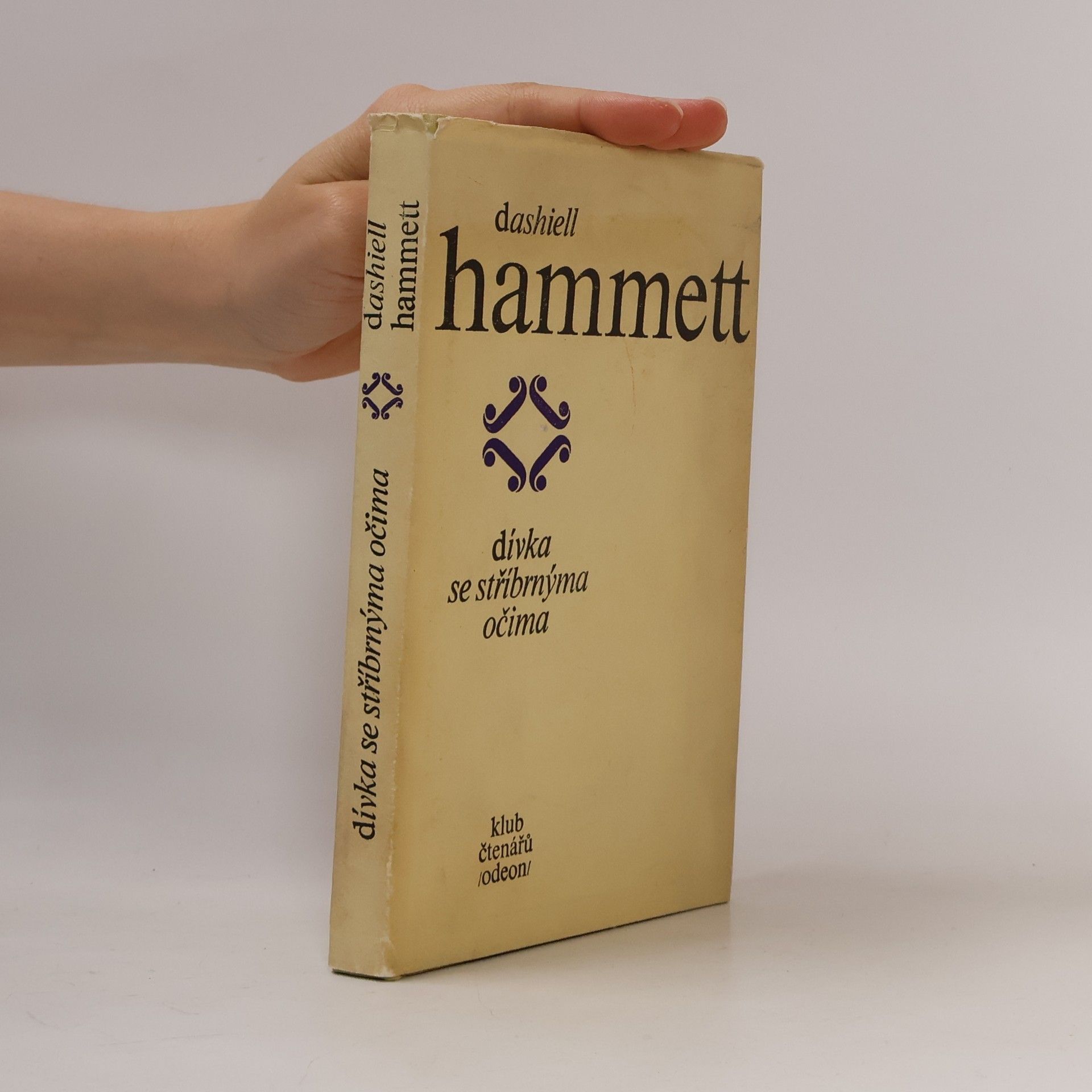 Dashiell Hammett Dívka se stříbrnýma očima