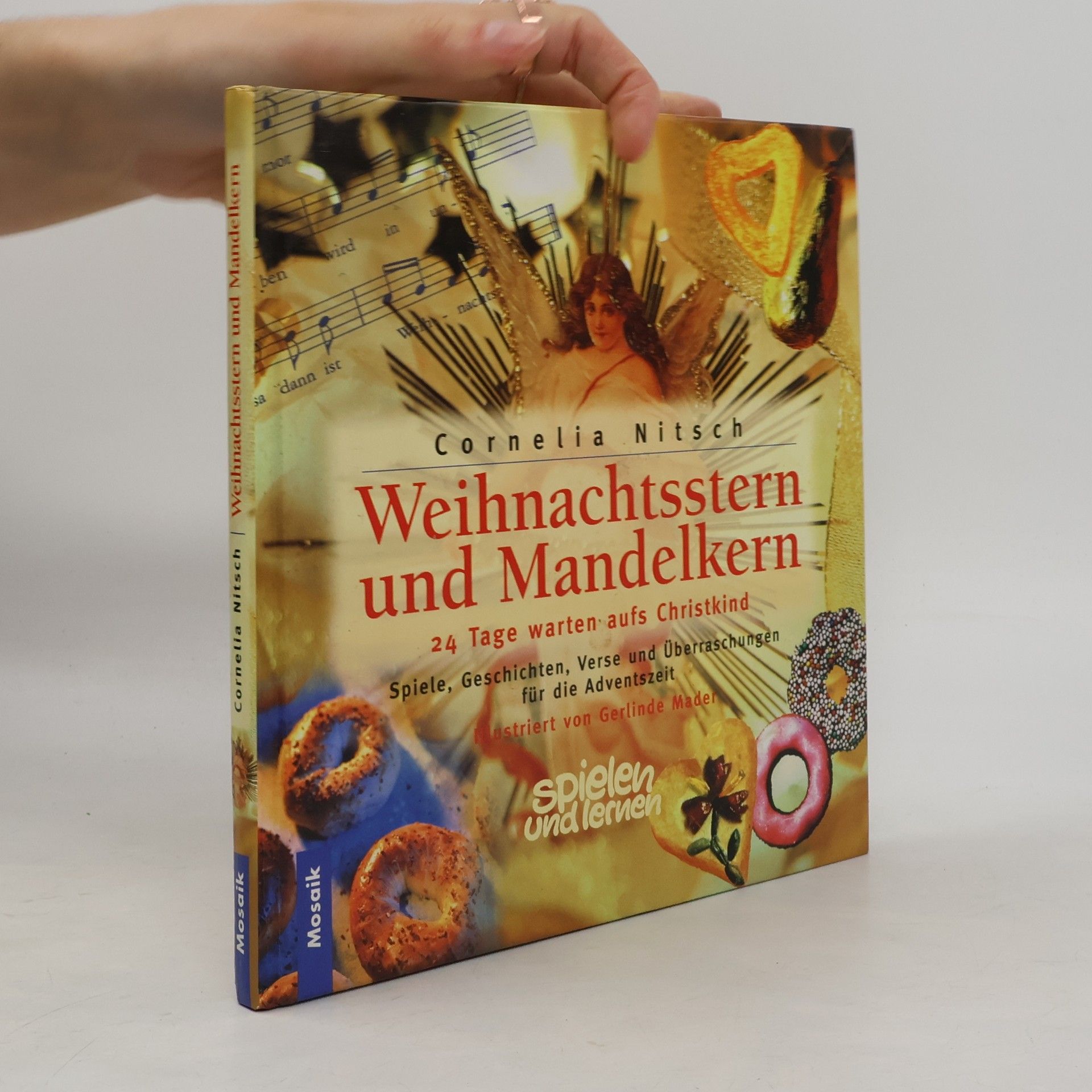 Weihnachtsstern und Mandelkern