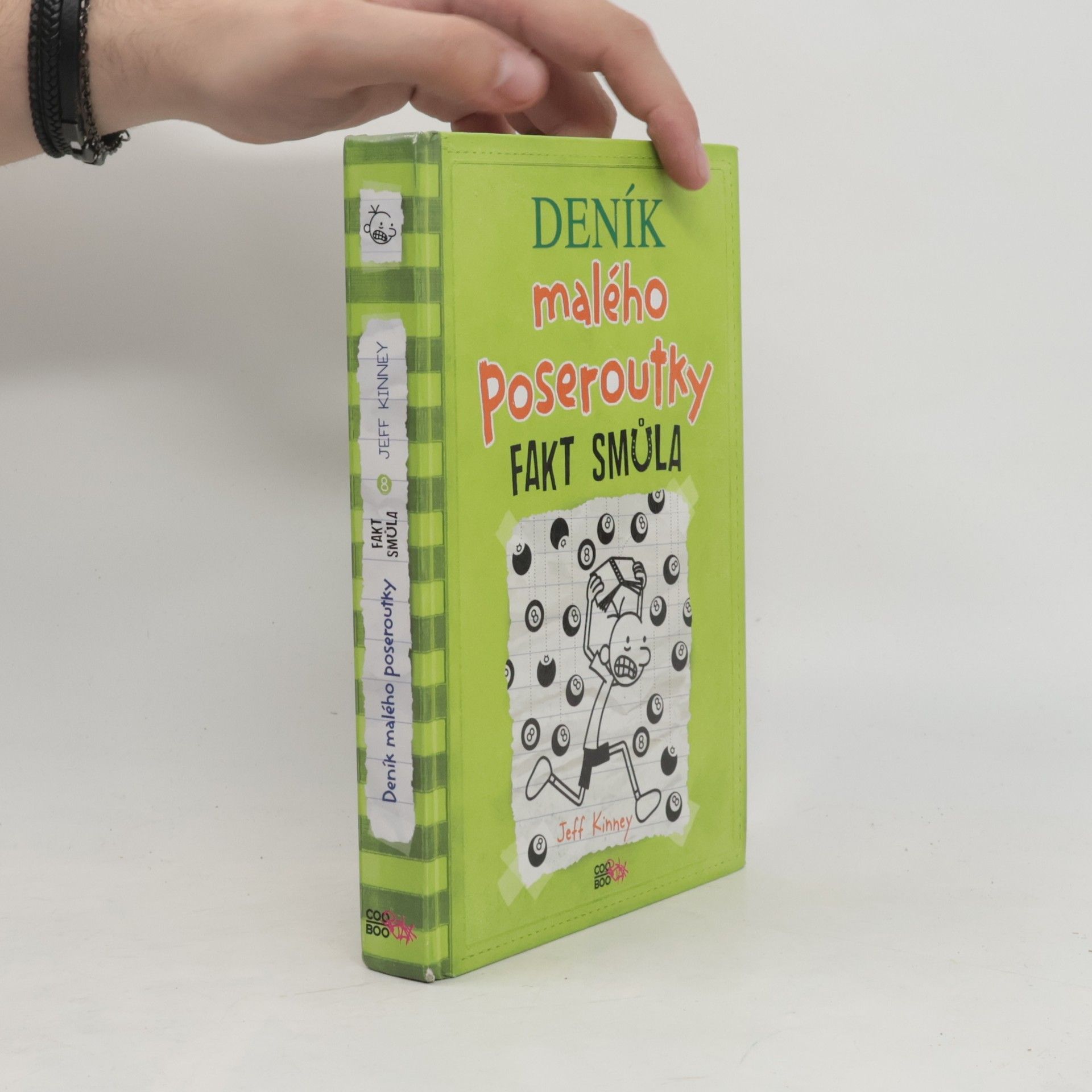 Jeff Kinney Deník malého poseroutky 8. Fakt smůla