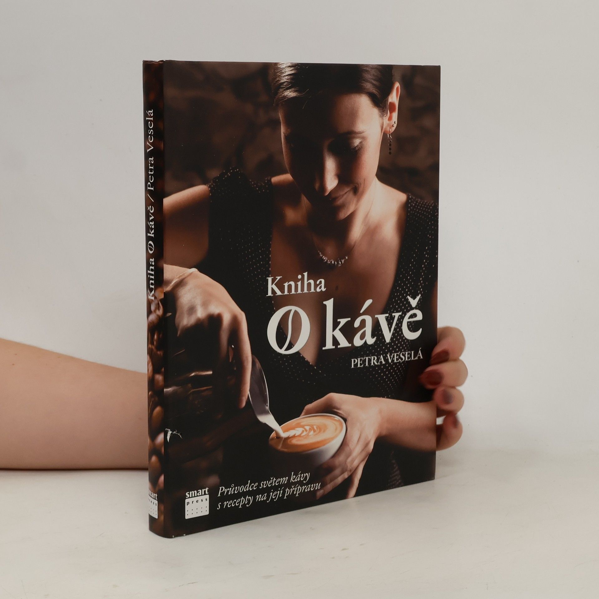 Petra Davies Veselá Kniha o kávě. Průvodce světem kávy s recepty na její přípravu
