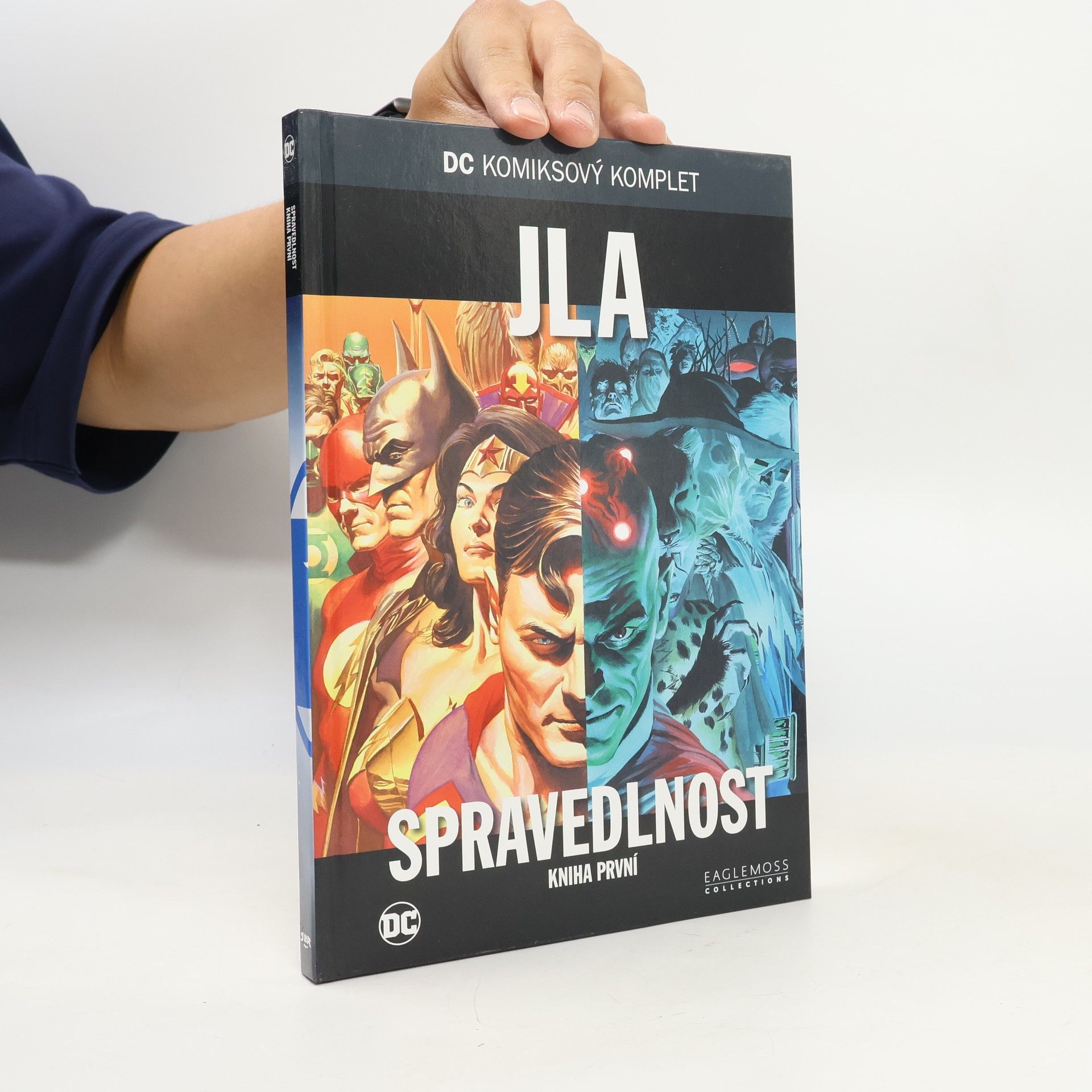 DC 33. JLA Spravedlnost: Kniha první