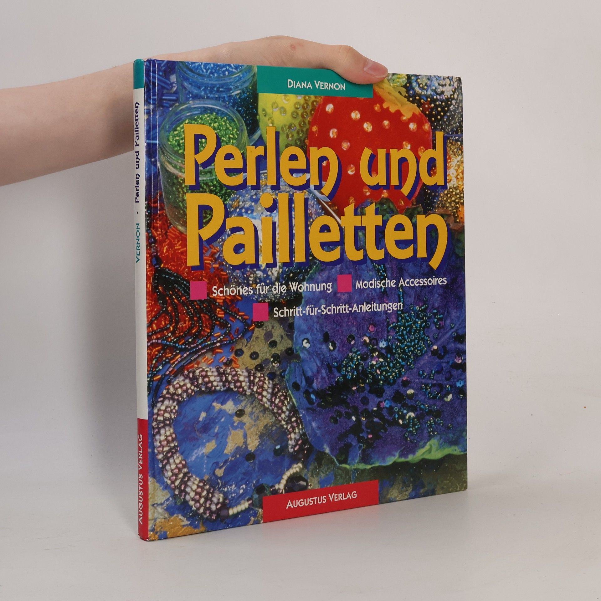 Diana Vernon Perlen und Pailletten