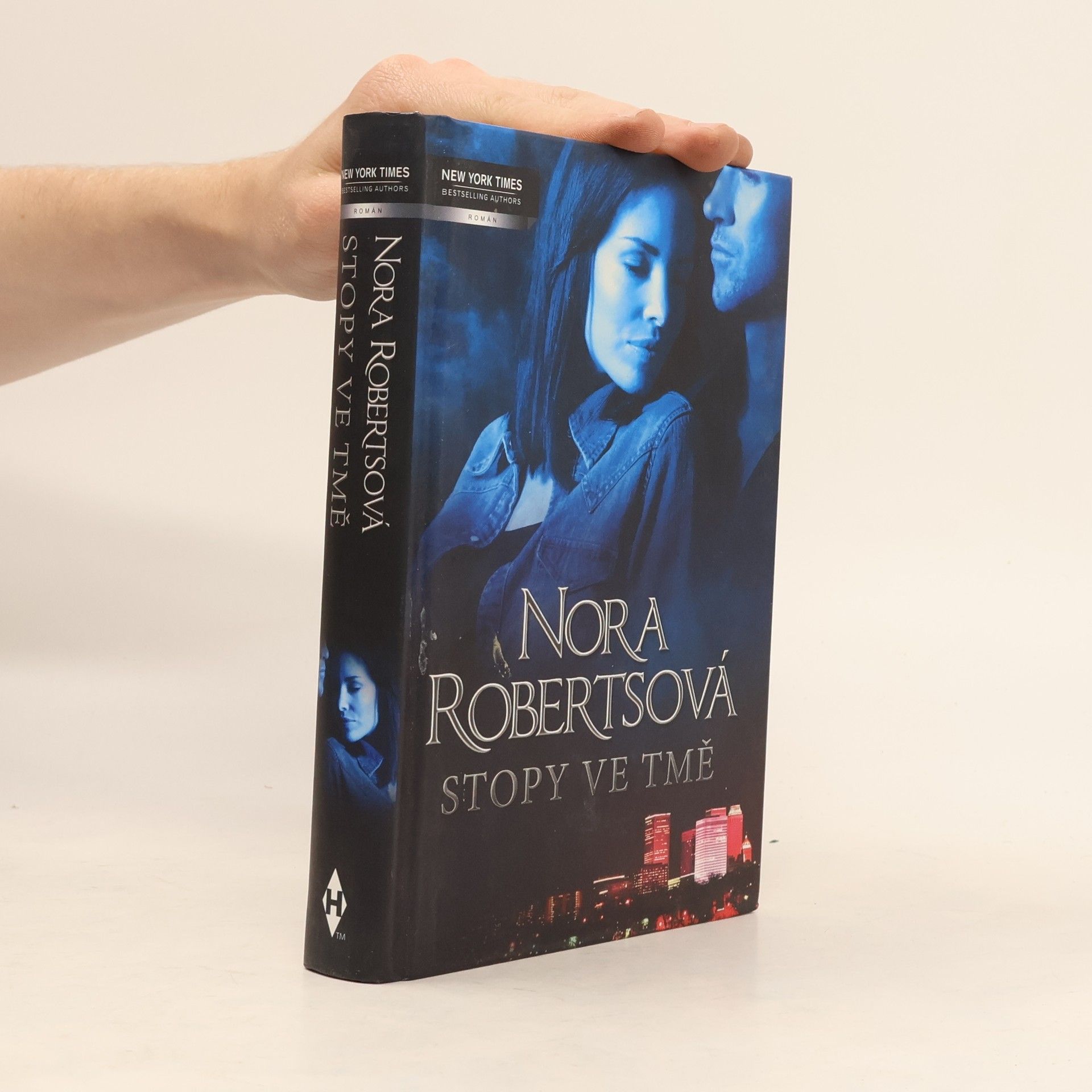 Nora Roberts Stopy ve tmě. Noční stín. Noční dým