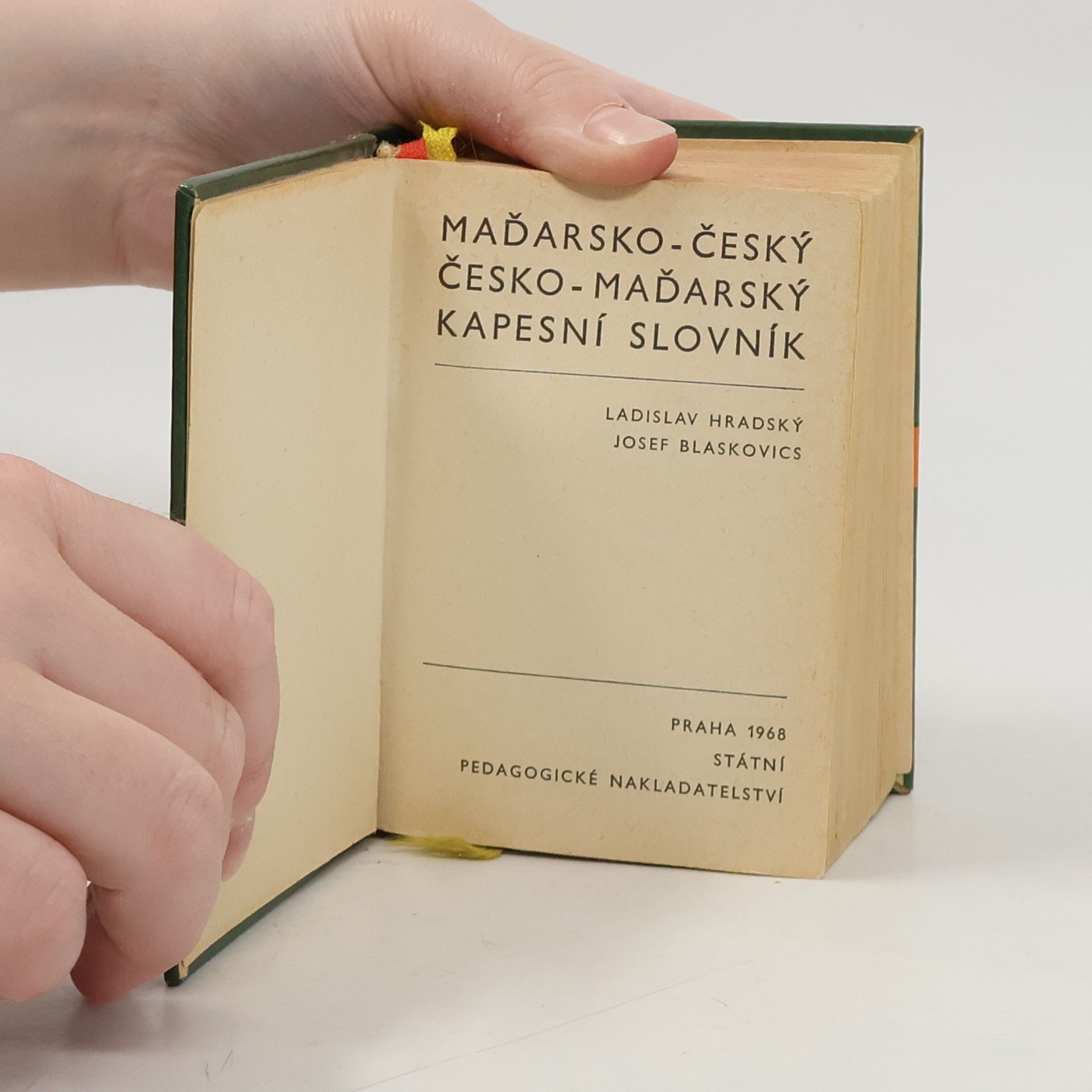L. Hradský Maďarsko-český, česko-maďarský kapesní slovník