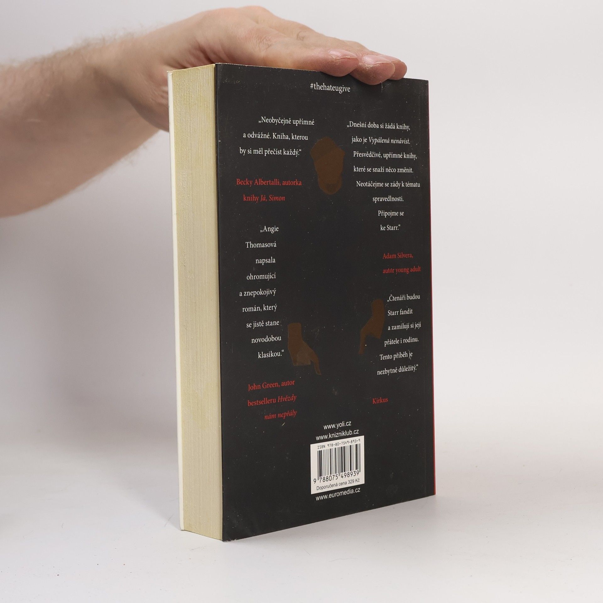 Angie Thomas Vypálená nenávist