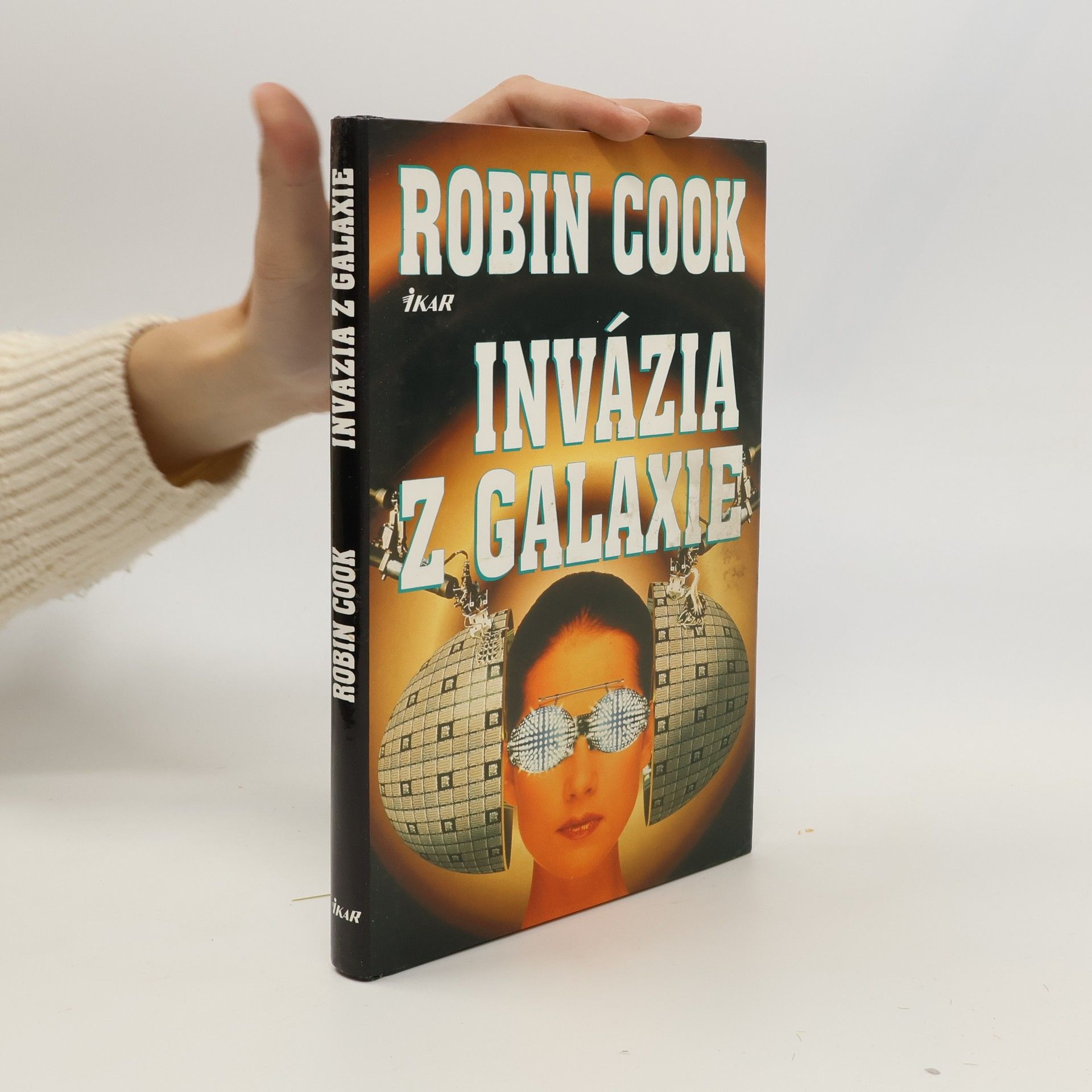 Robin Cook Invázia z galaxie