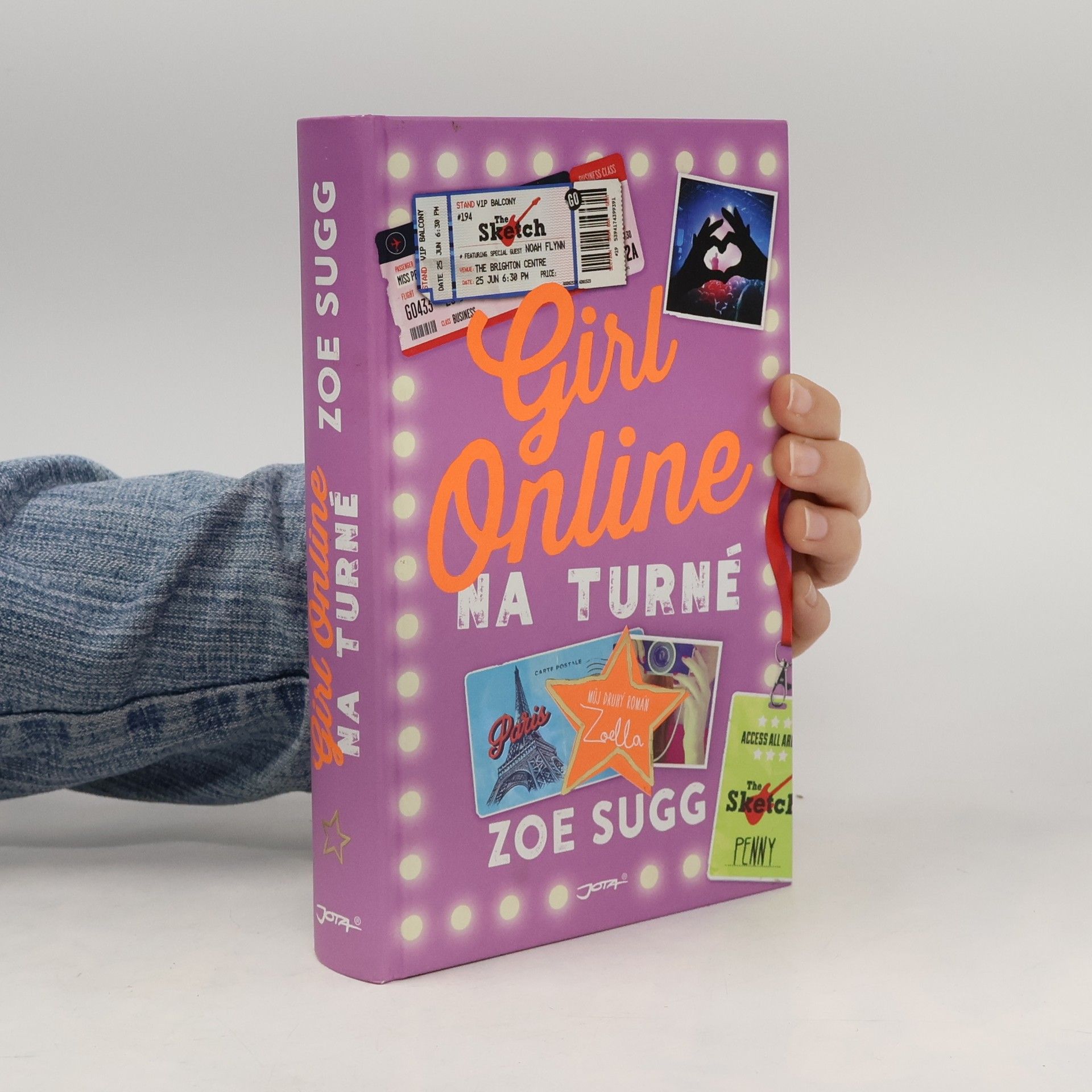 Girl Online na turné
