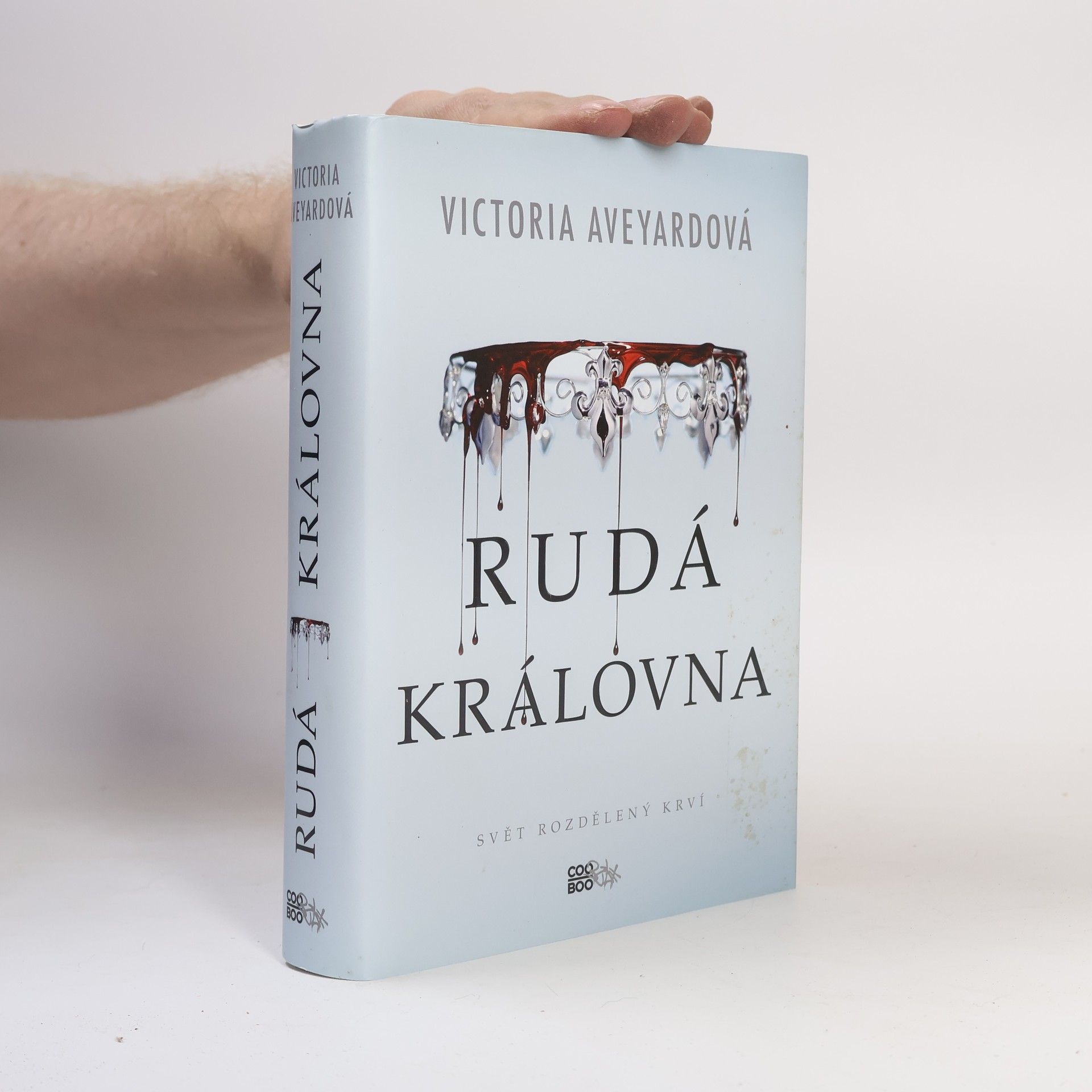 Victoria Aveyard Rudá královna. 1. díl