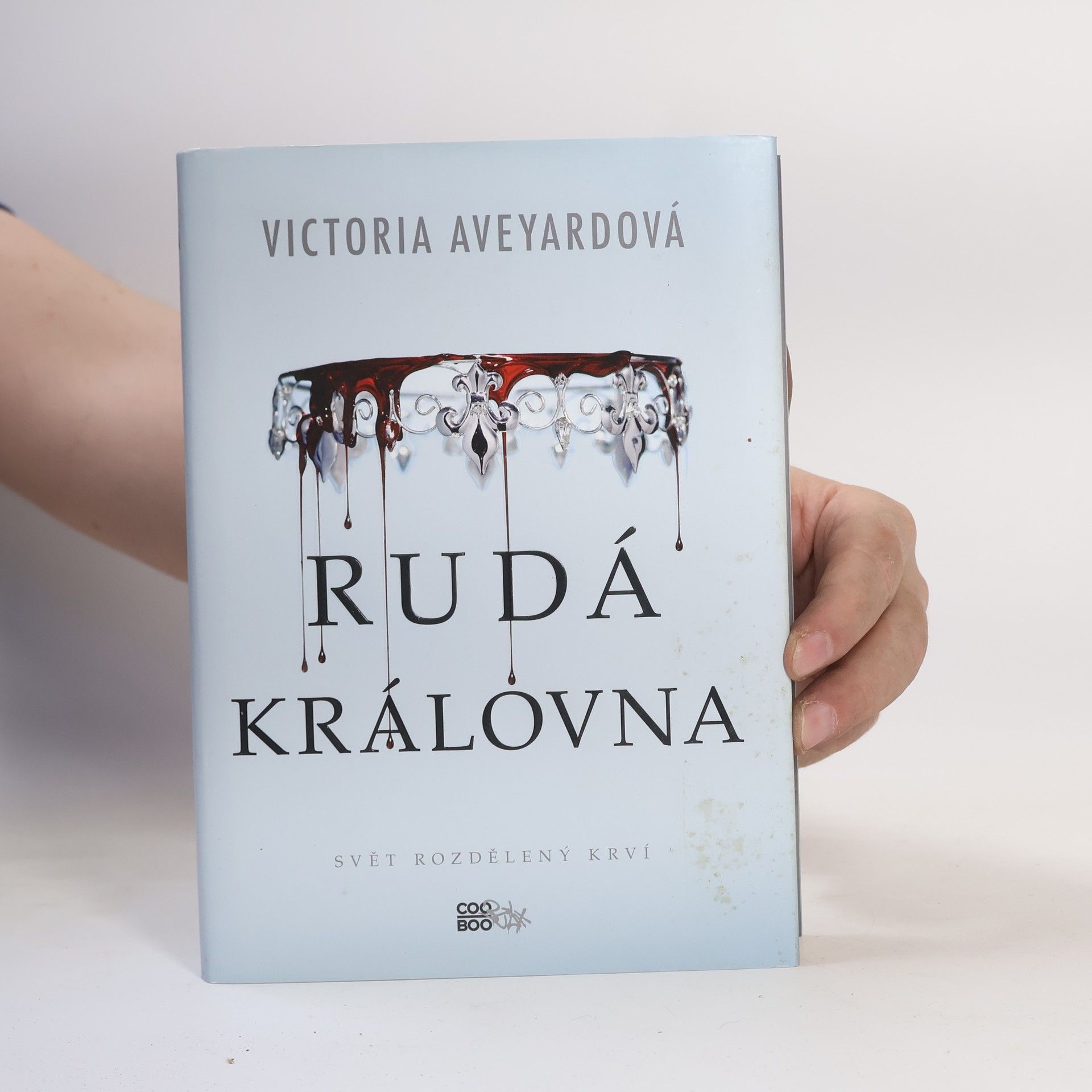Victoria Aveyard Rudá královna. 1. díl