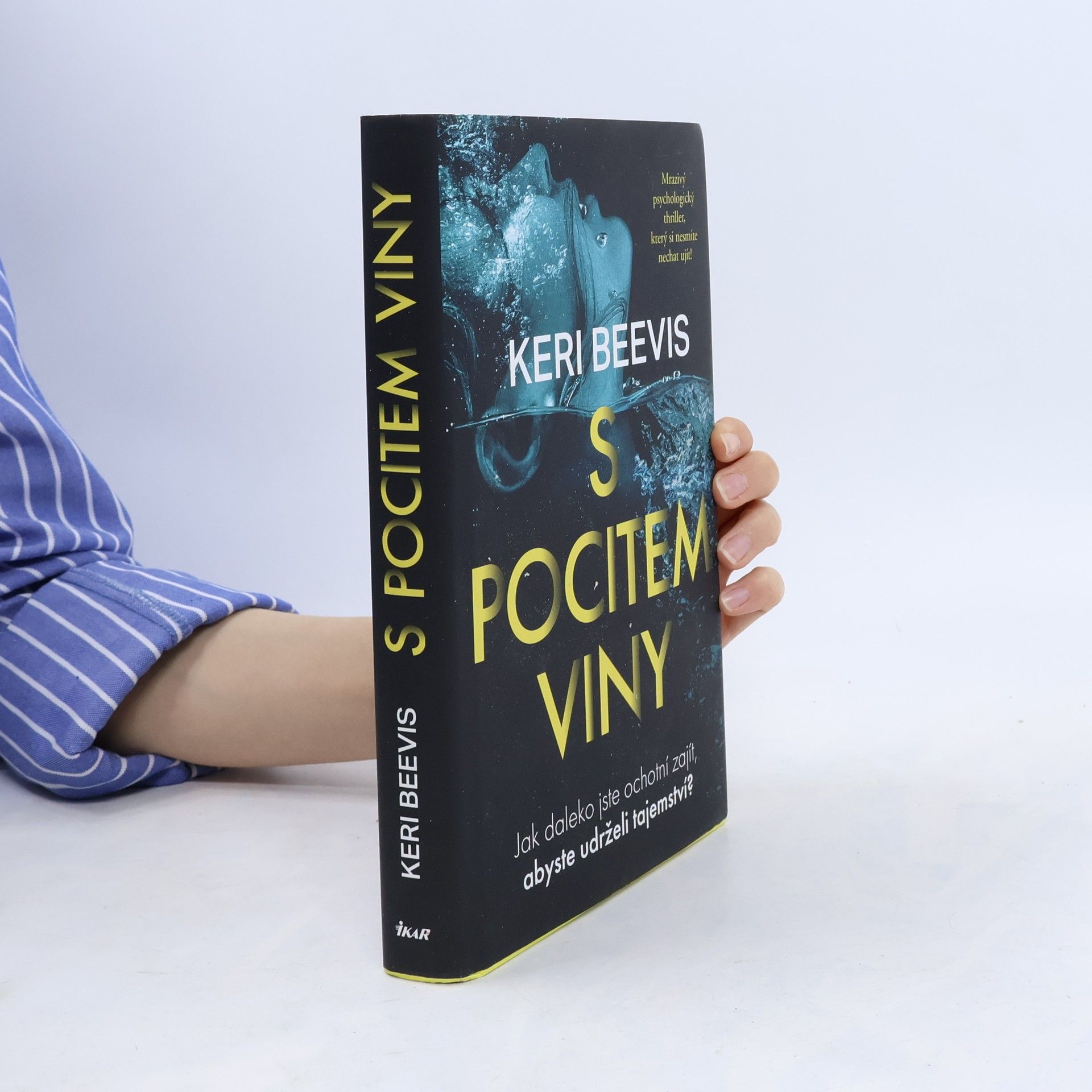 Keri Beevis S pocitem viny