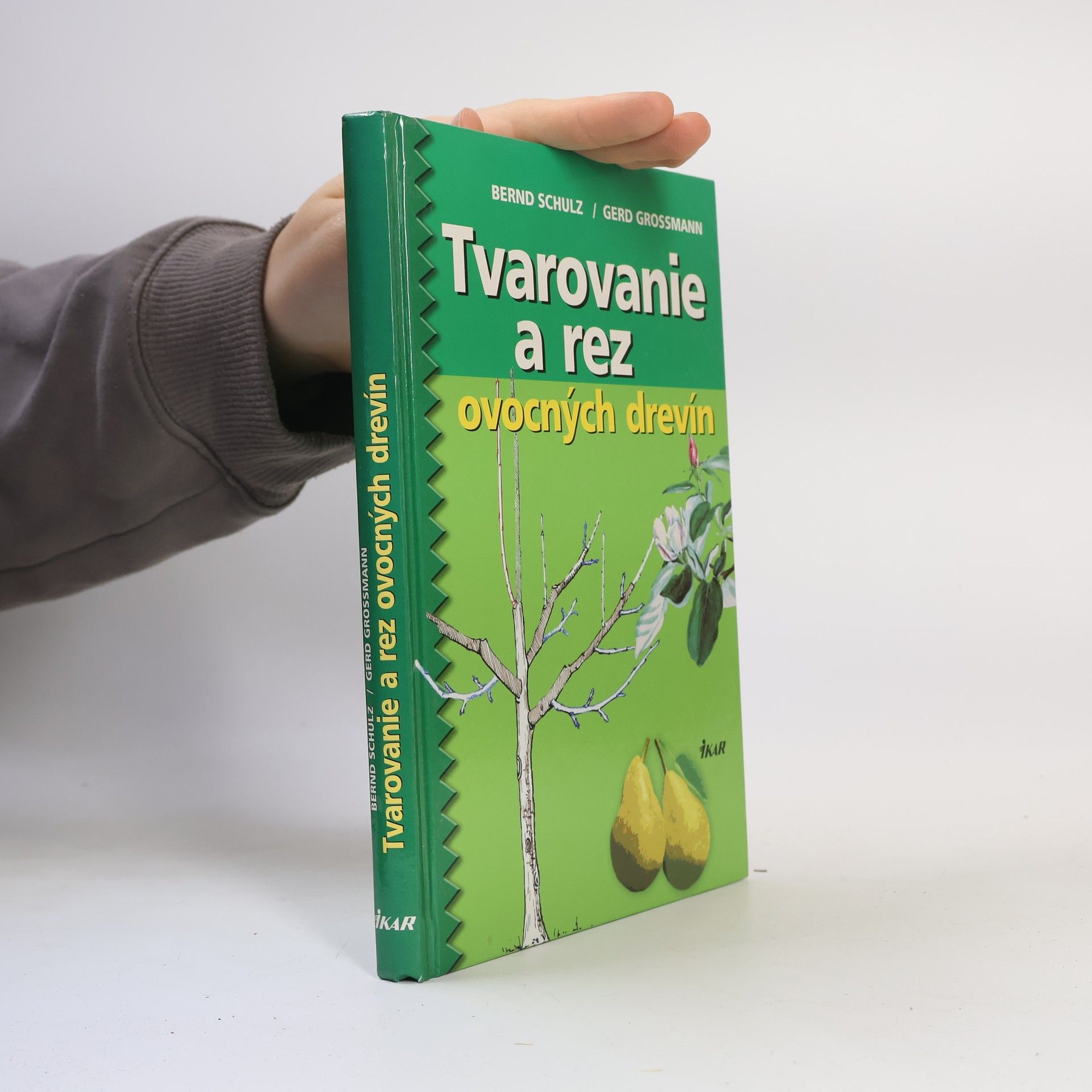 Tvarovanie a rez ovocných drevín