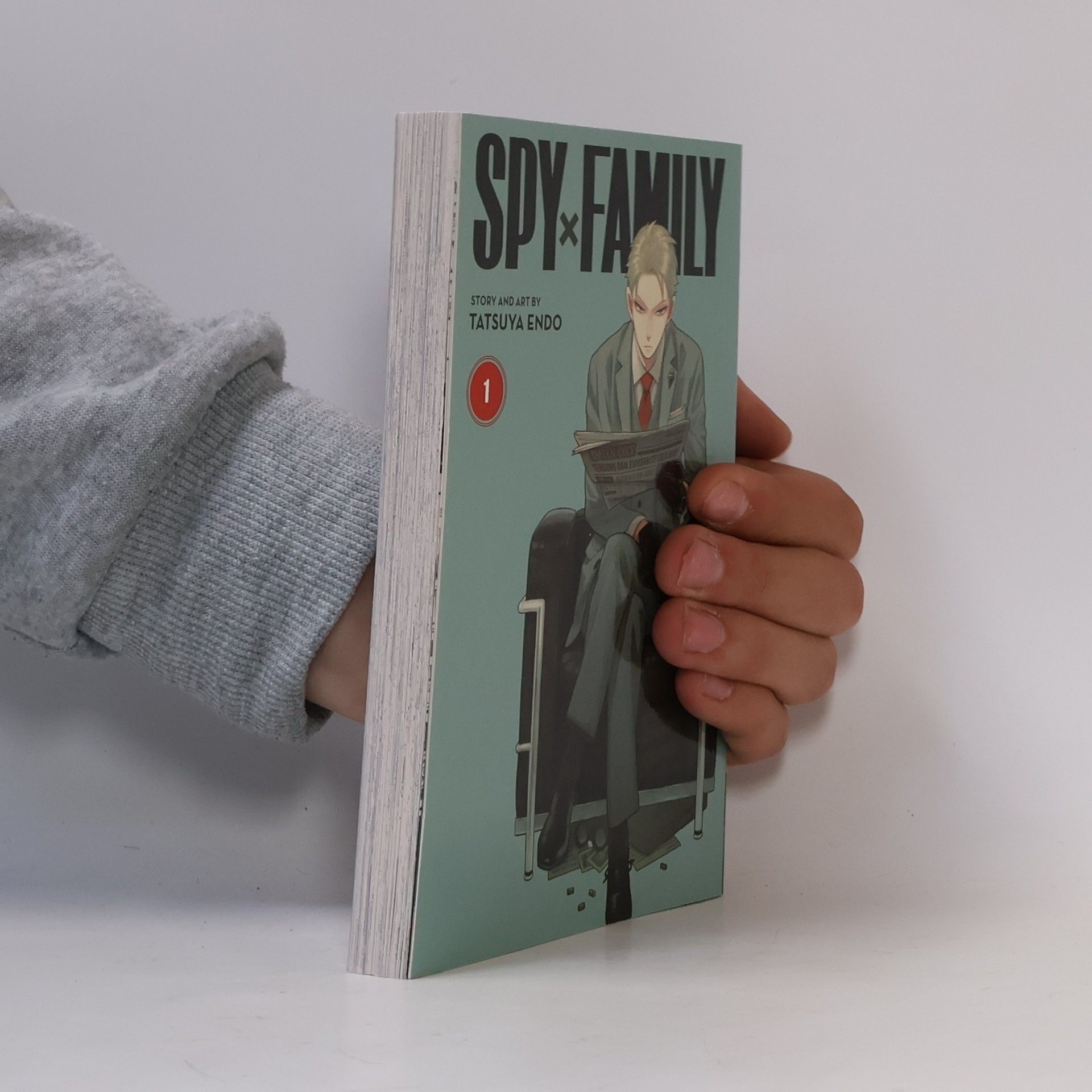 Tacuja Endó Spy x Family, Vol. 1