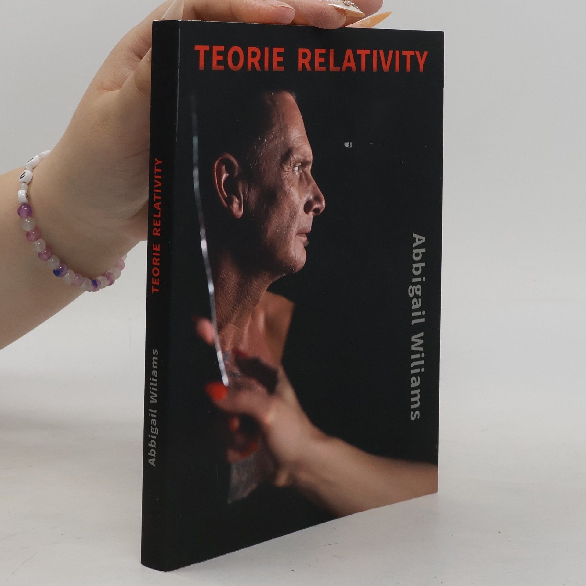 Abbigail Williams Teorie relativity