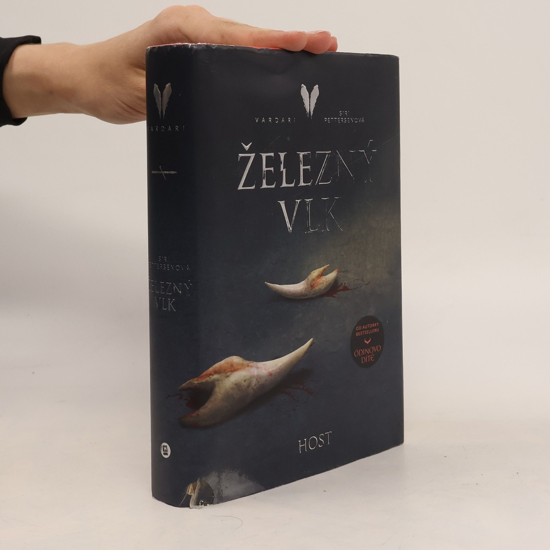 Siri Pettersen Vardari. Železný vlk