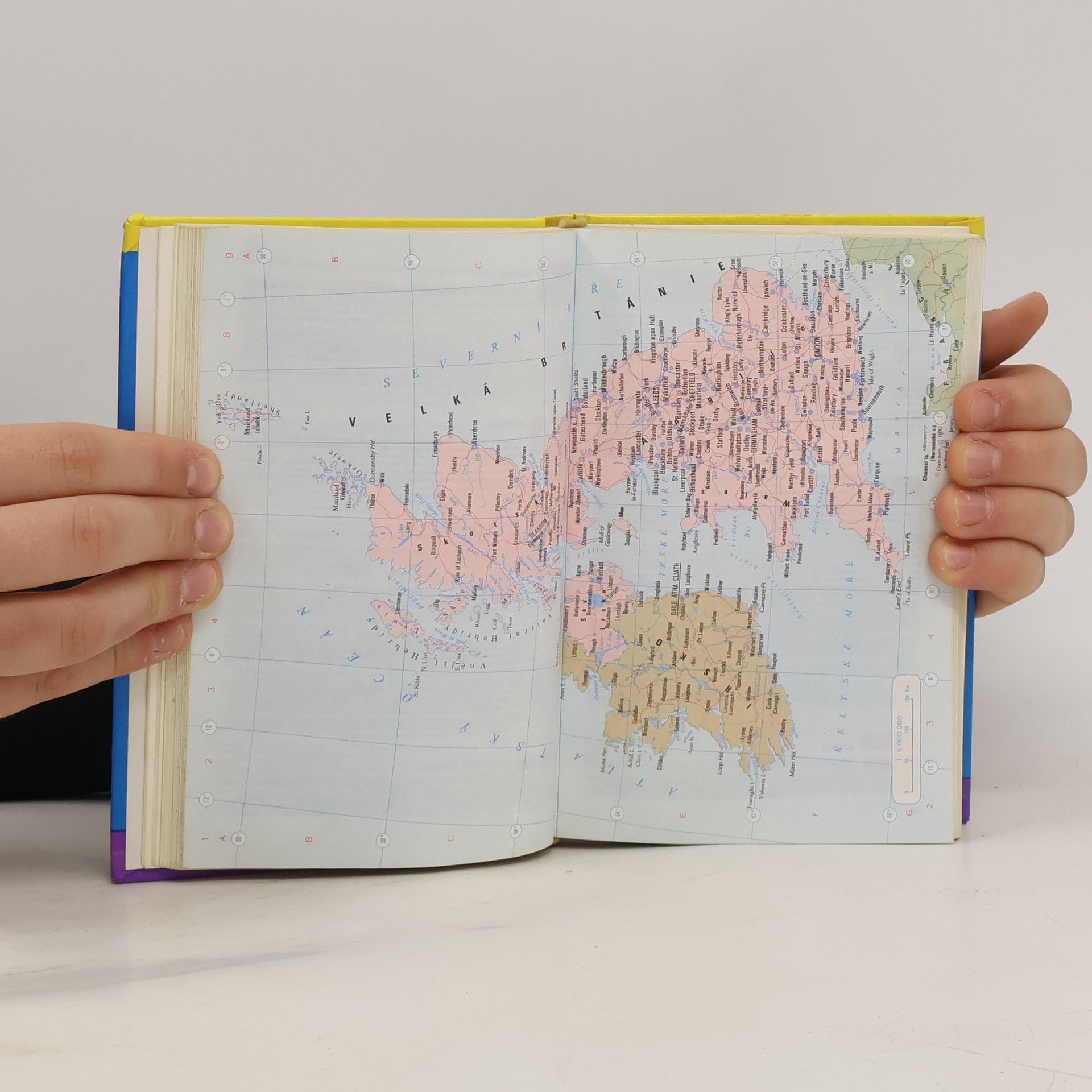 Kolektív autorov Kapesní atlas světa