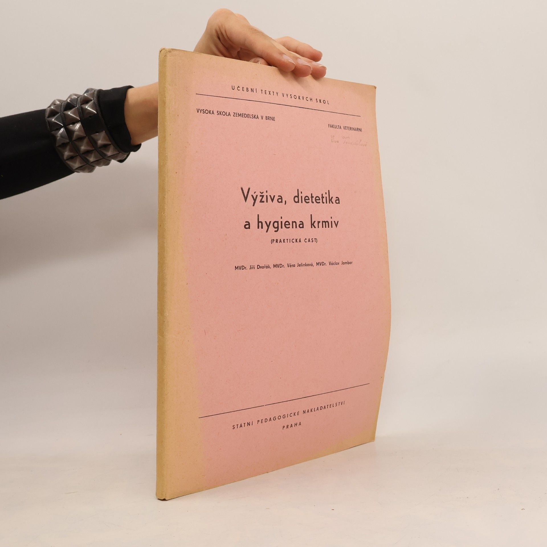 Various authors Výživa, dietetika a hygiena krmiv