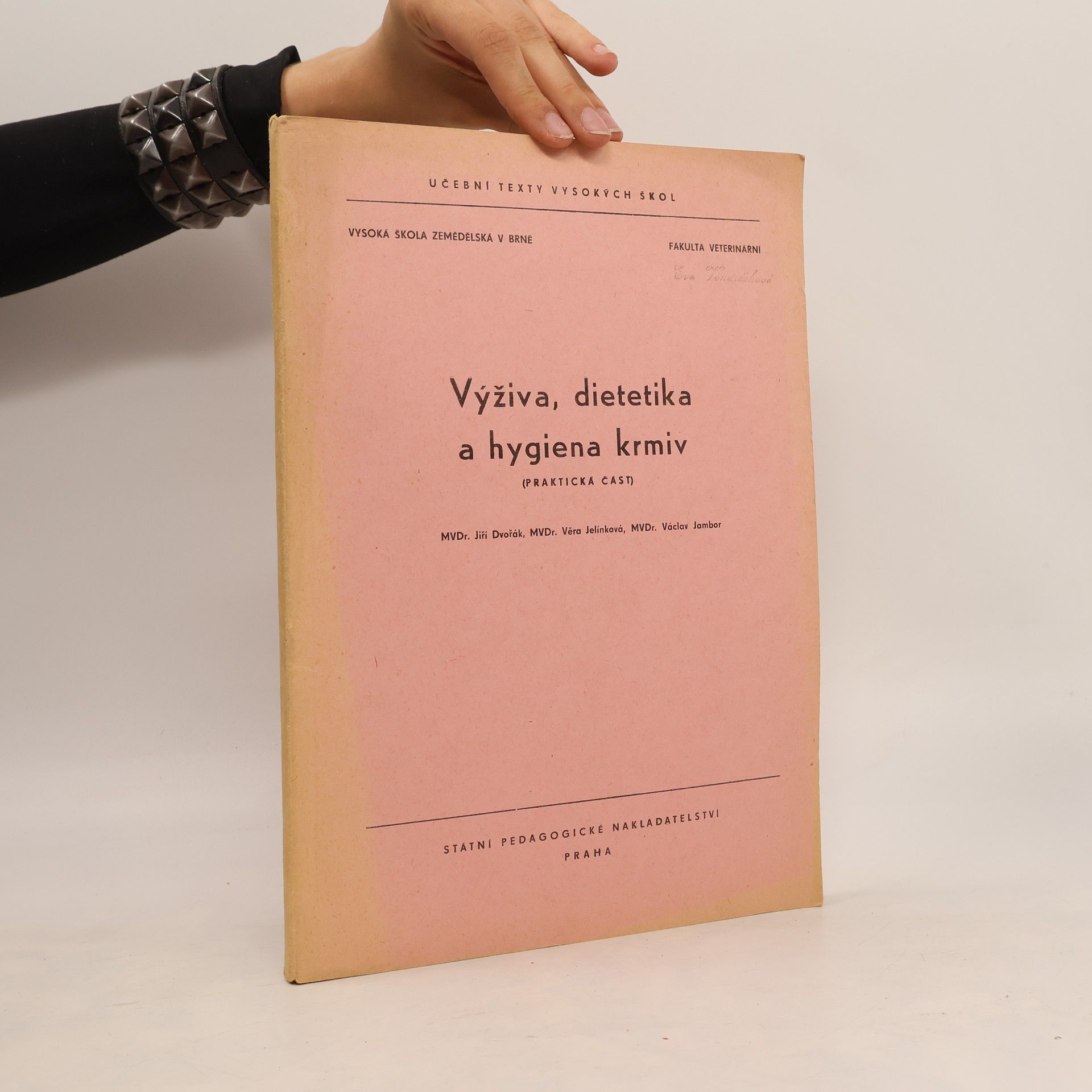 Various authors Výživa, dietetika a hygiena krmiv