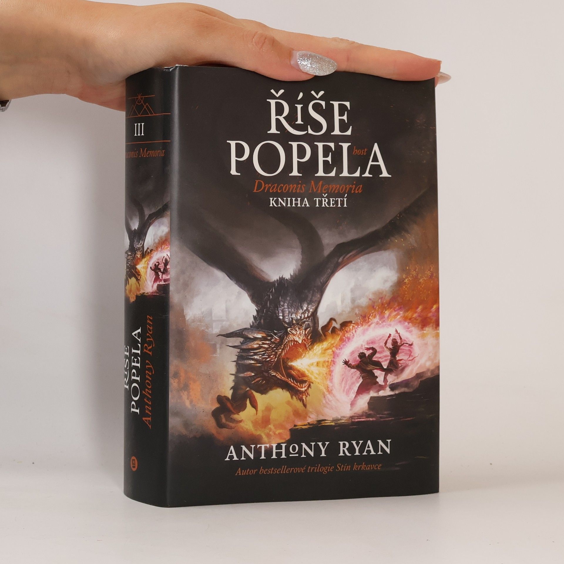 Anthony Ryan Říše popela