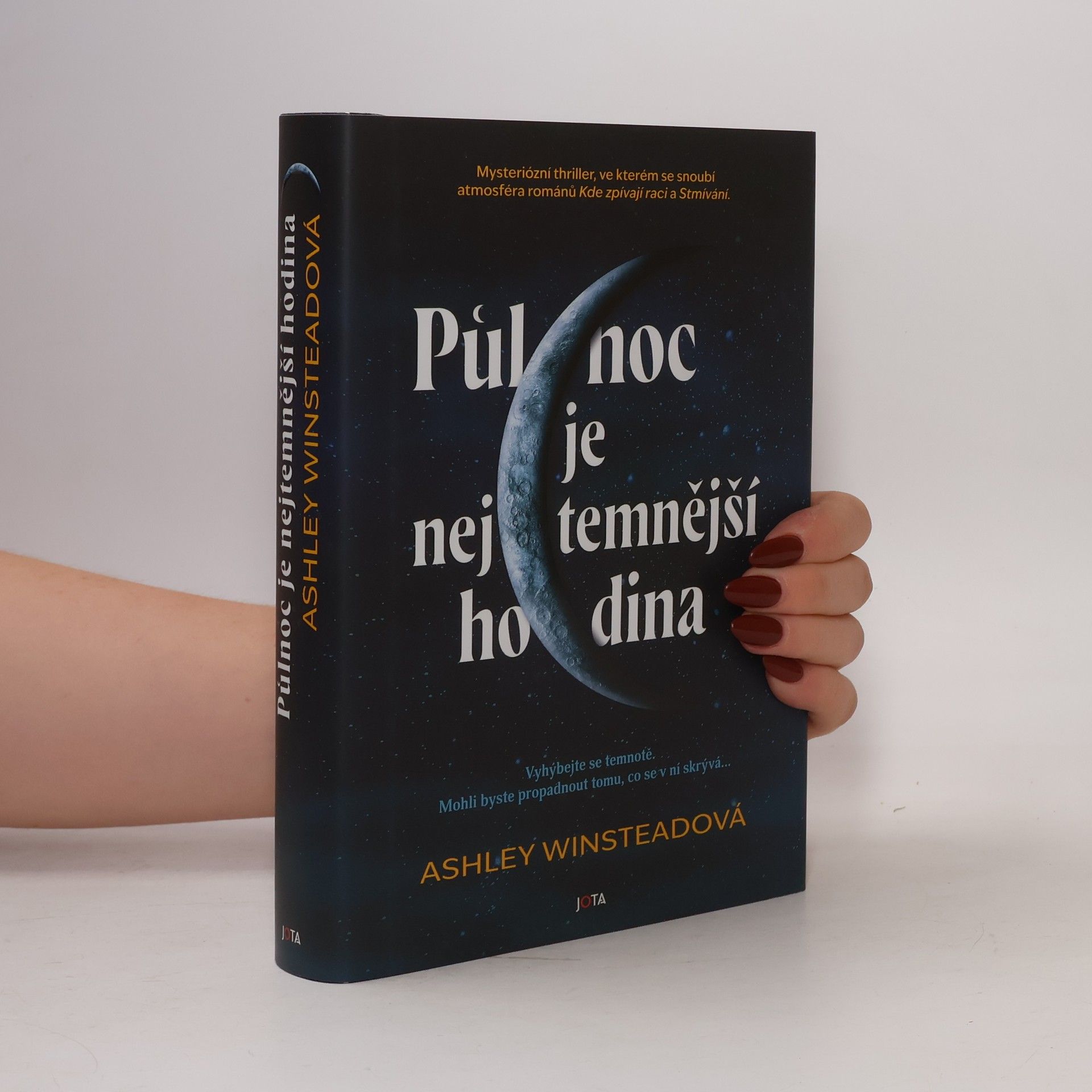 Ashley Winstead Půlnoc je nejtemnější hodina