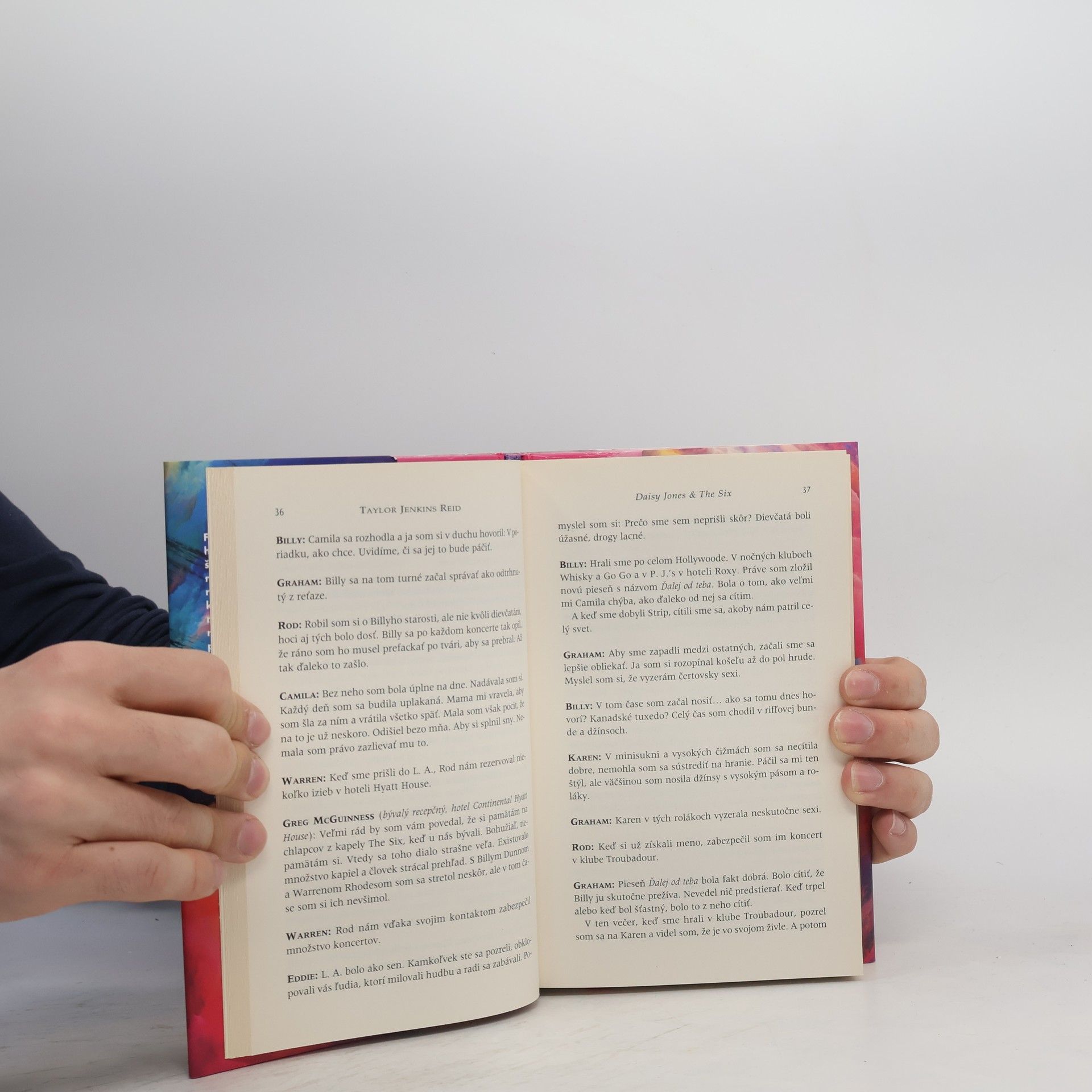 Taylor Jenkins Reid Daisy Jones & The Six