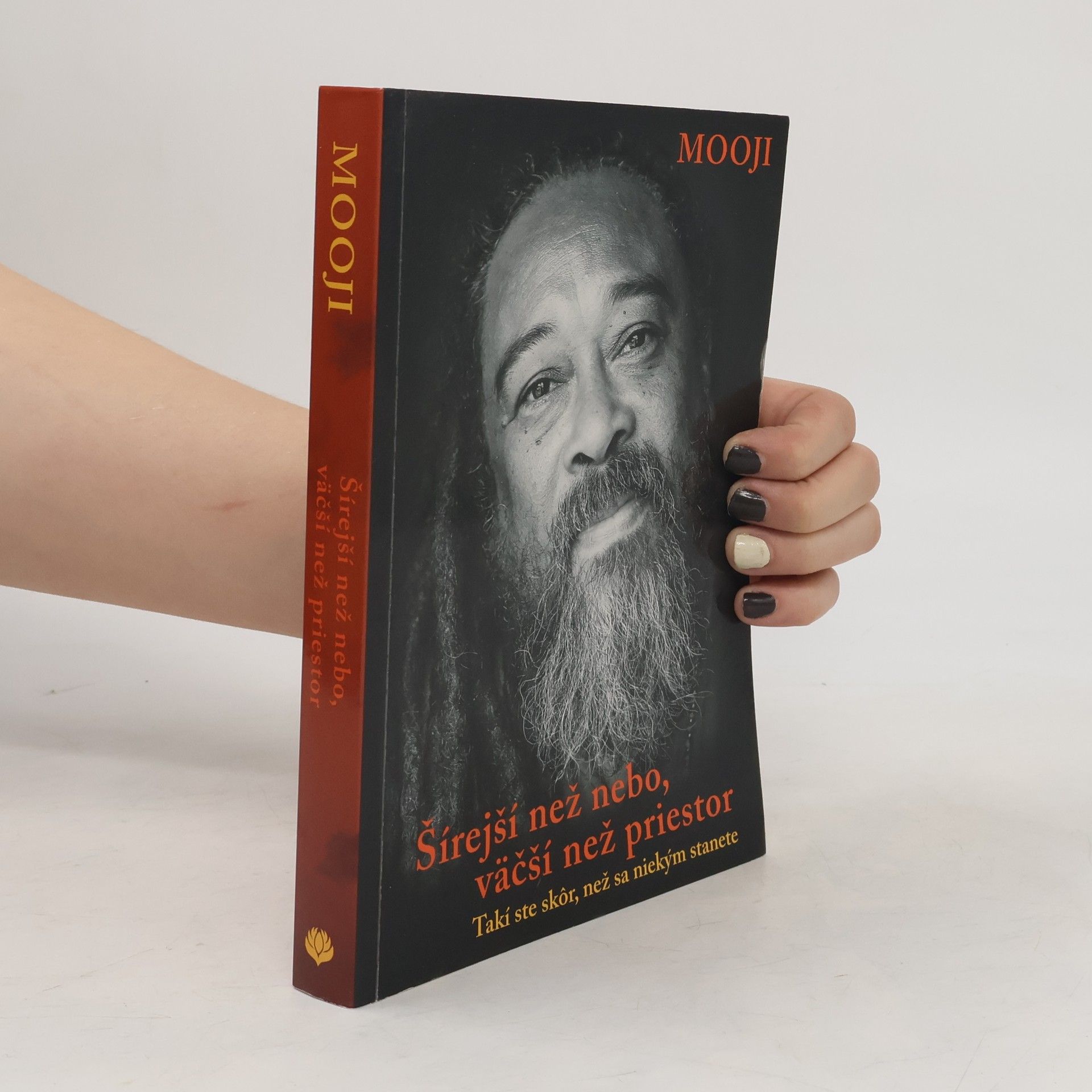 Mooji Šírejší než nebo, väčší než priestor