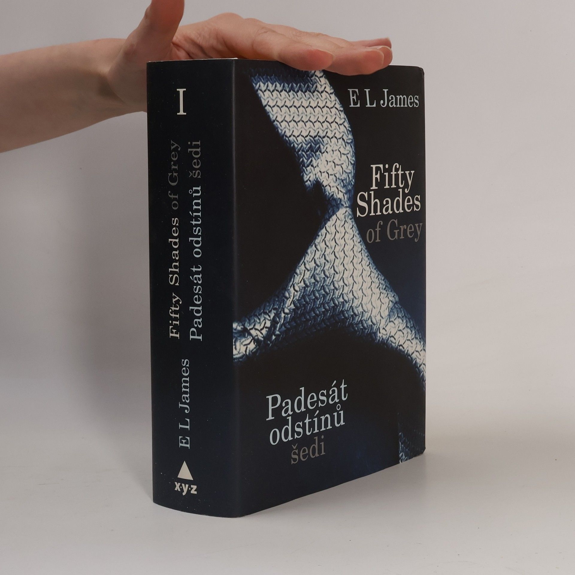 E. L. James Padesát odstínů šedi