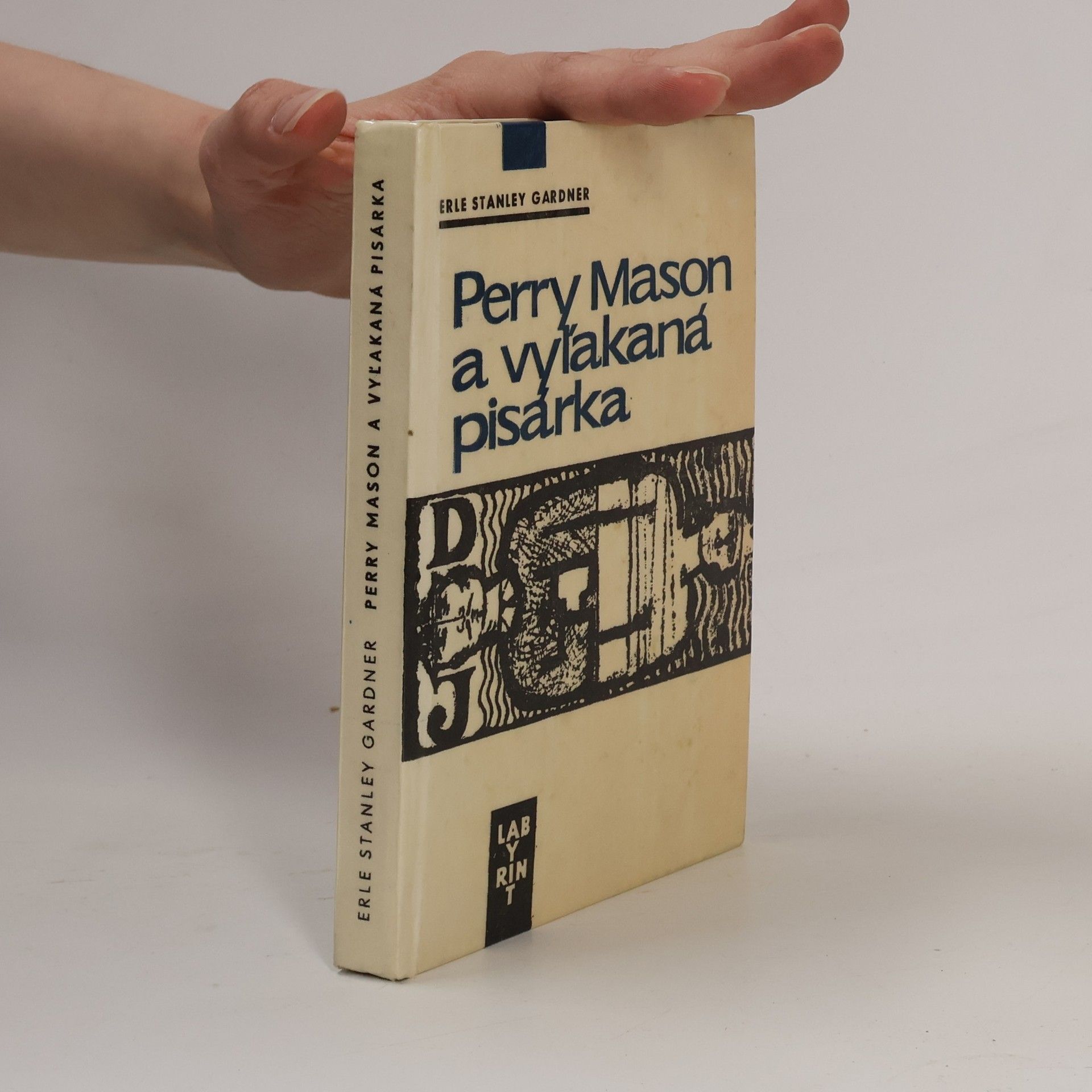 Erle Stanley Gardner Perry Mason a vyľakaná pisárka