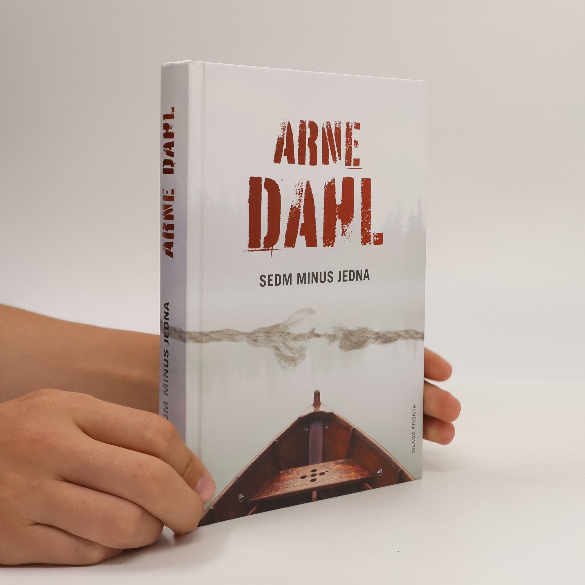 Arne Dahl Sedm minus jedna