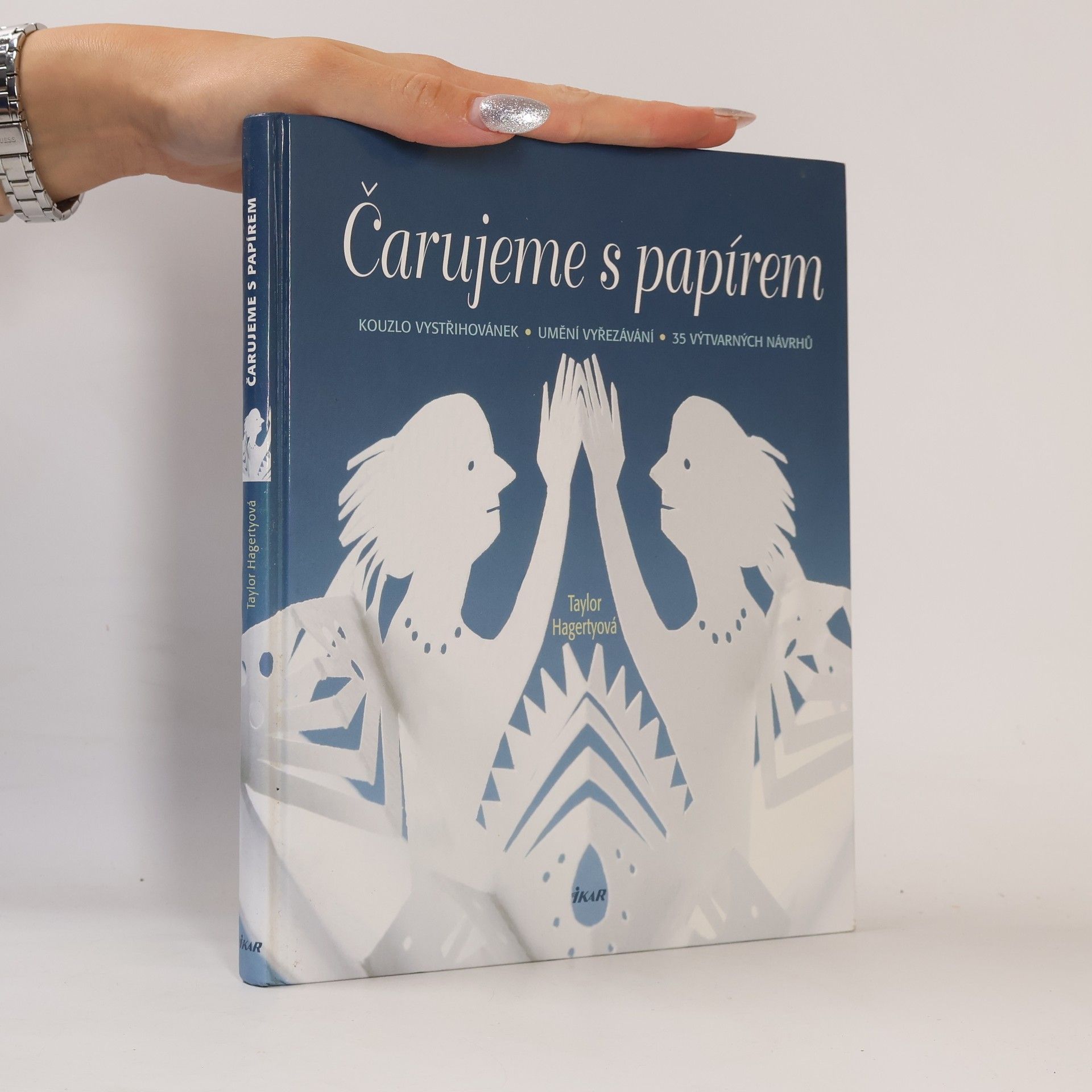 Taylor Hagerty Čarujeme s papírem