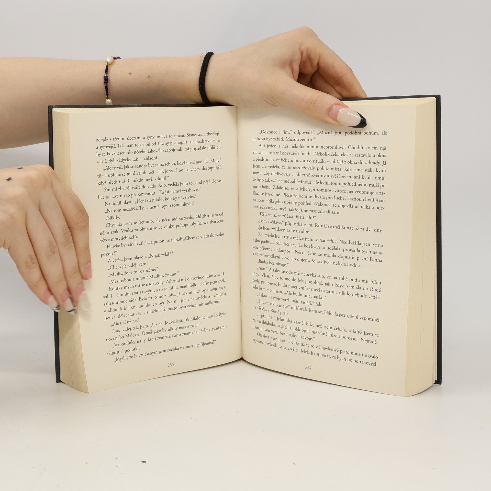 Jennifer Armentrout Z krve a popela