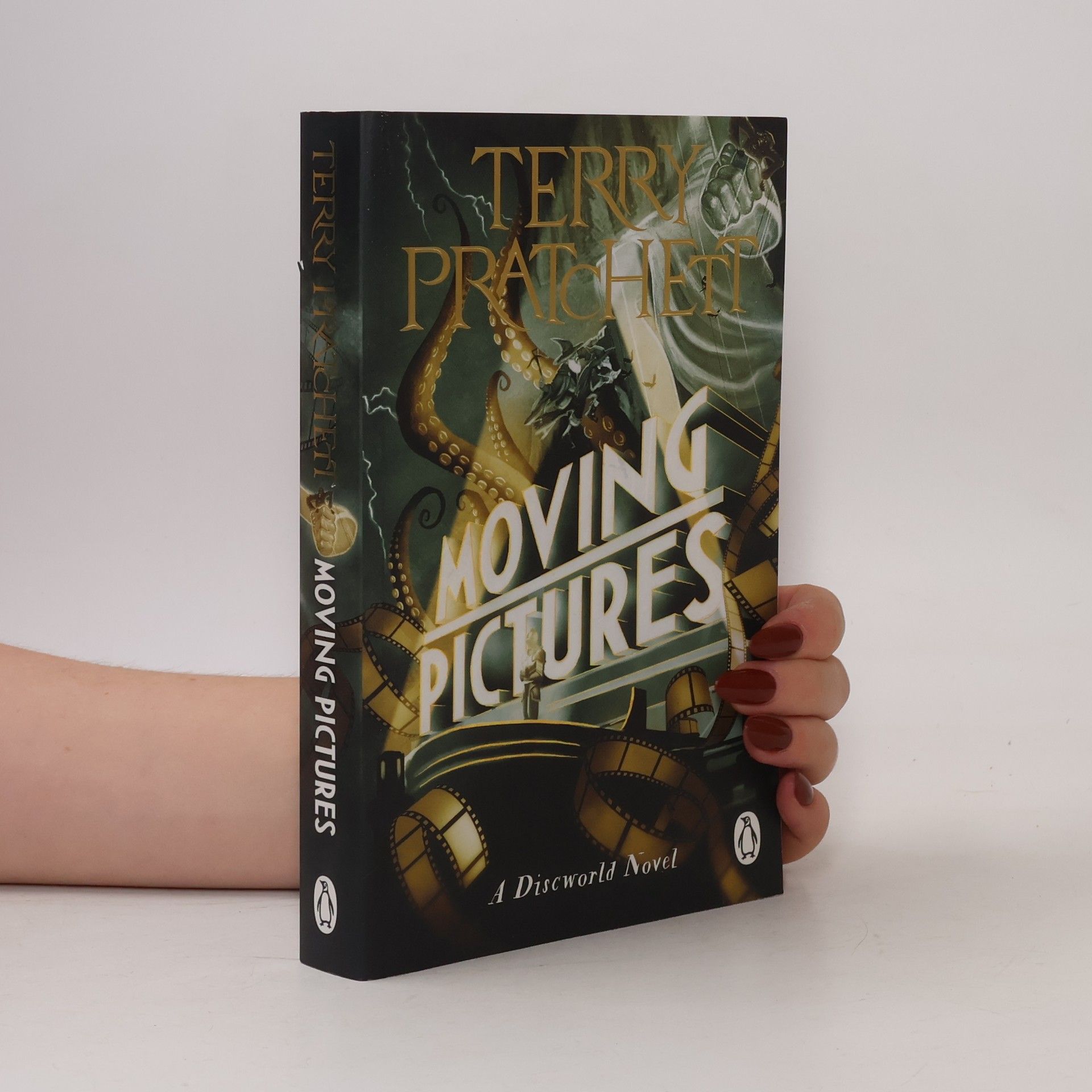 Terry Pratchett Moving Pictures: (Discworld Novel 10)