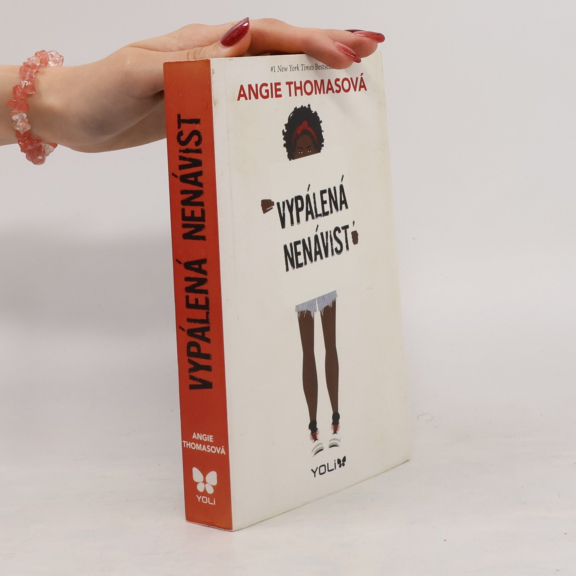 Angie Thomas Vypálená nenávist