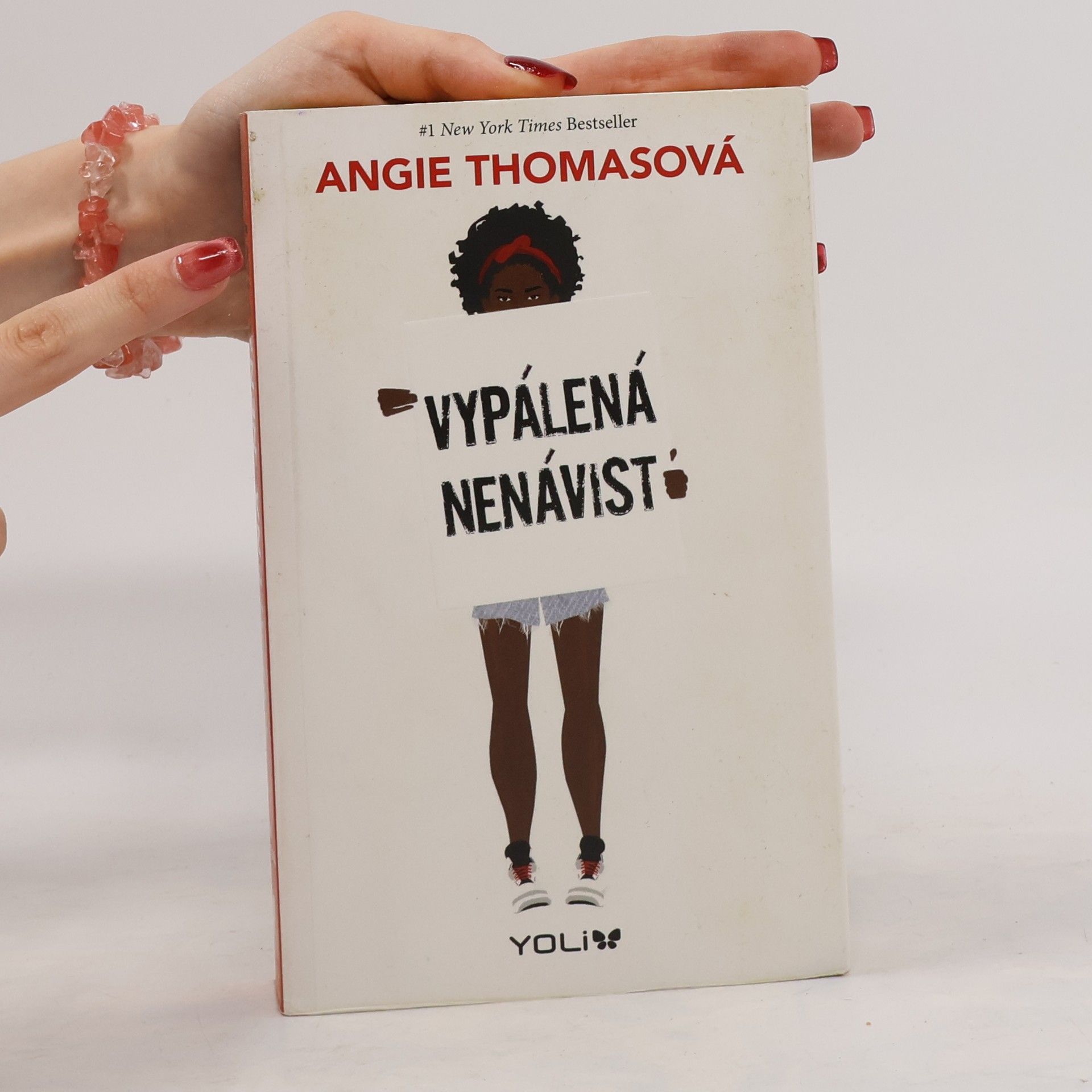 Angie Thomas Vypálená nenávist