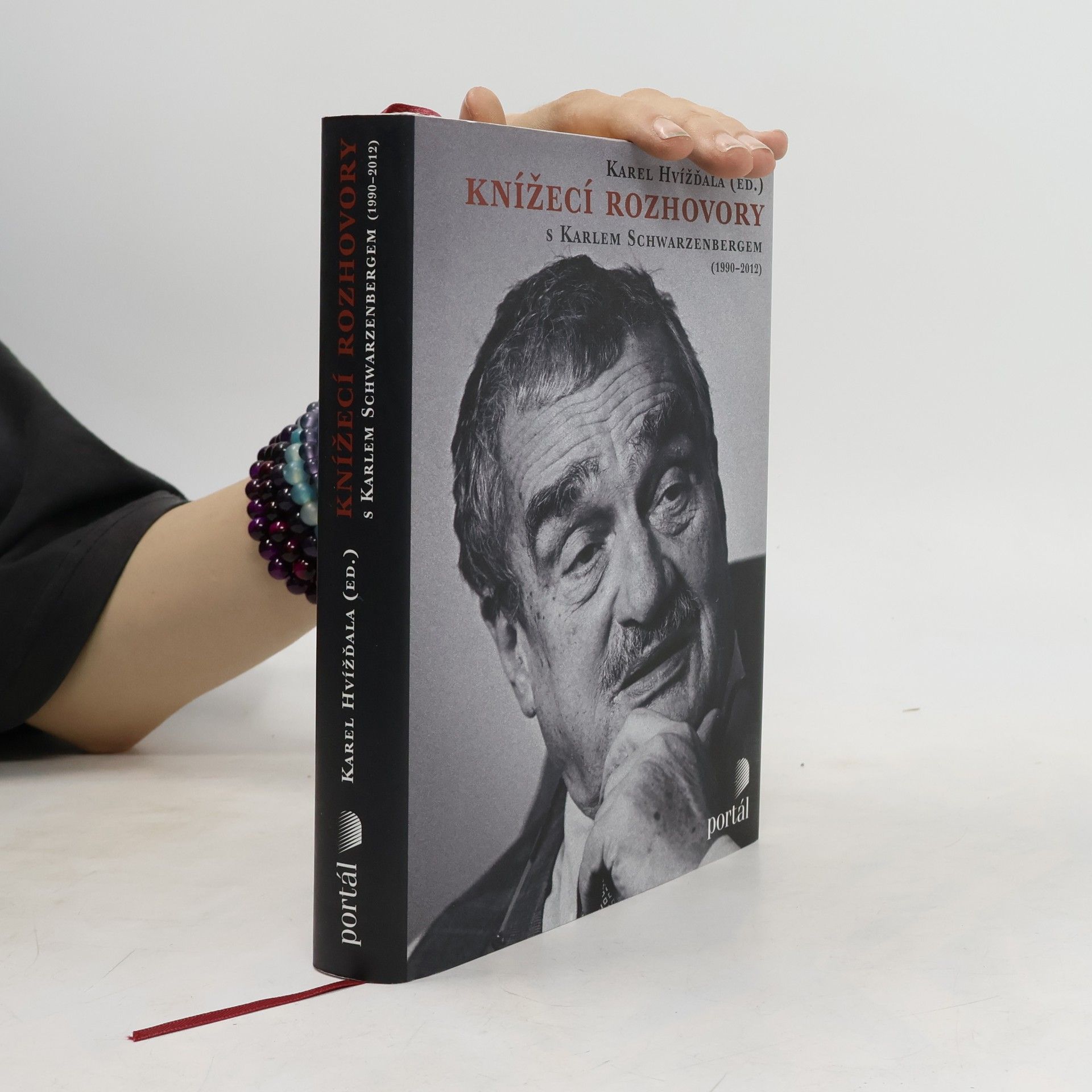 Karl Schwarzenberg Knížecí rozhovory s Karlem Schwarzenbergem aneb Historická zkušenost se bohužel nedědí, kdežto předsudky ano