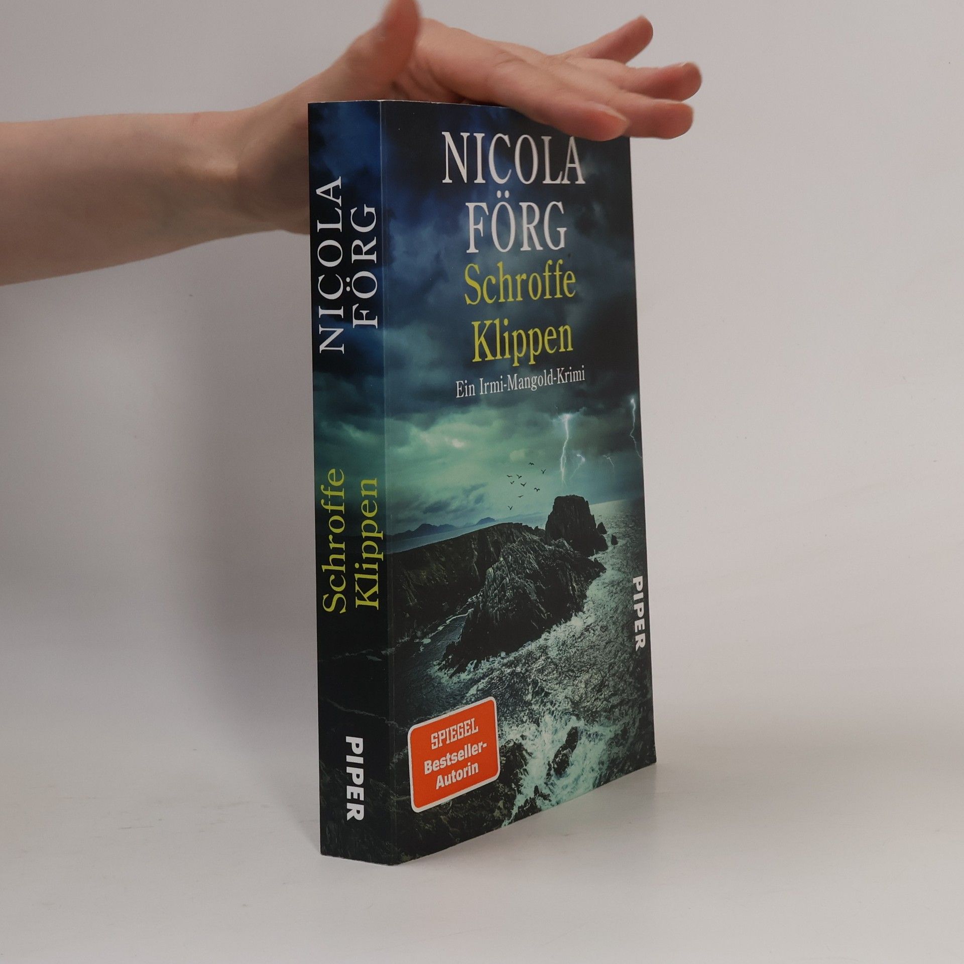 Nicola Förg Irmi-Mangold-Krimi - 17: Schroffe Klippen