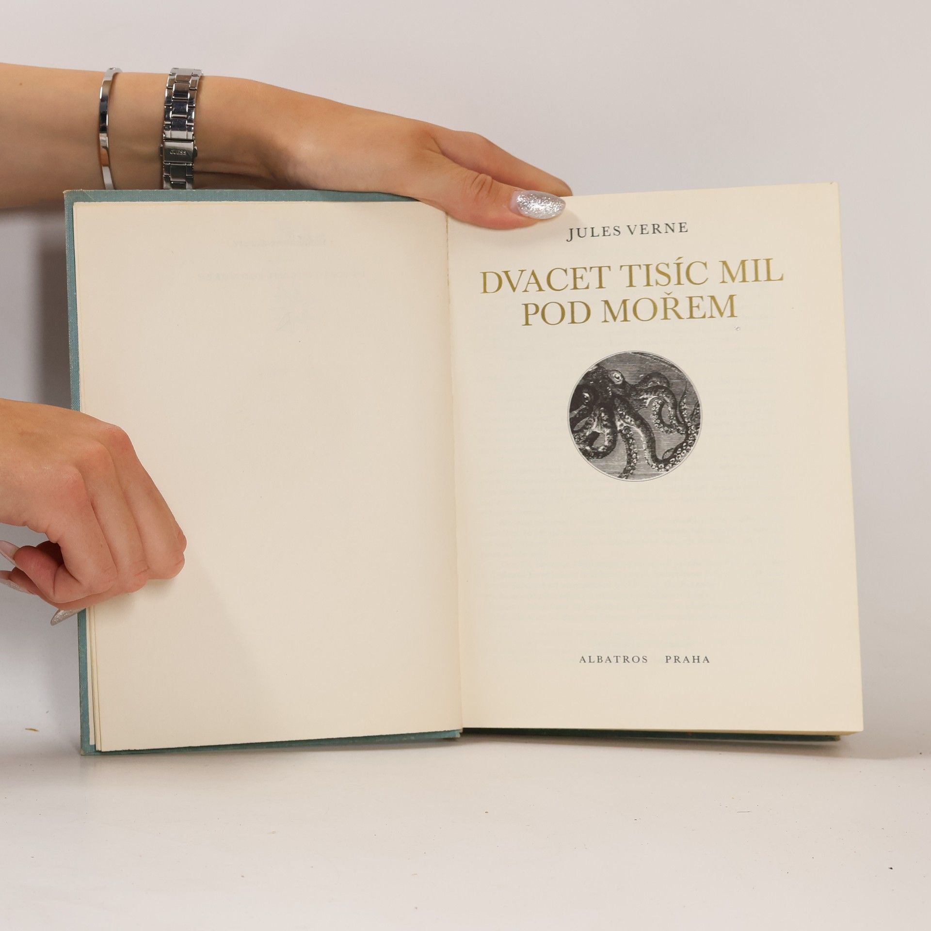 Jules Verne Dvacet tisíc mil pod mořem