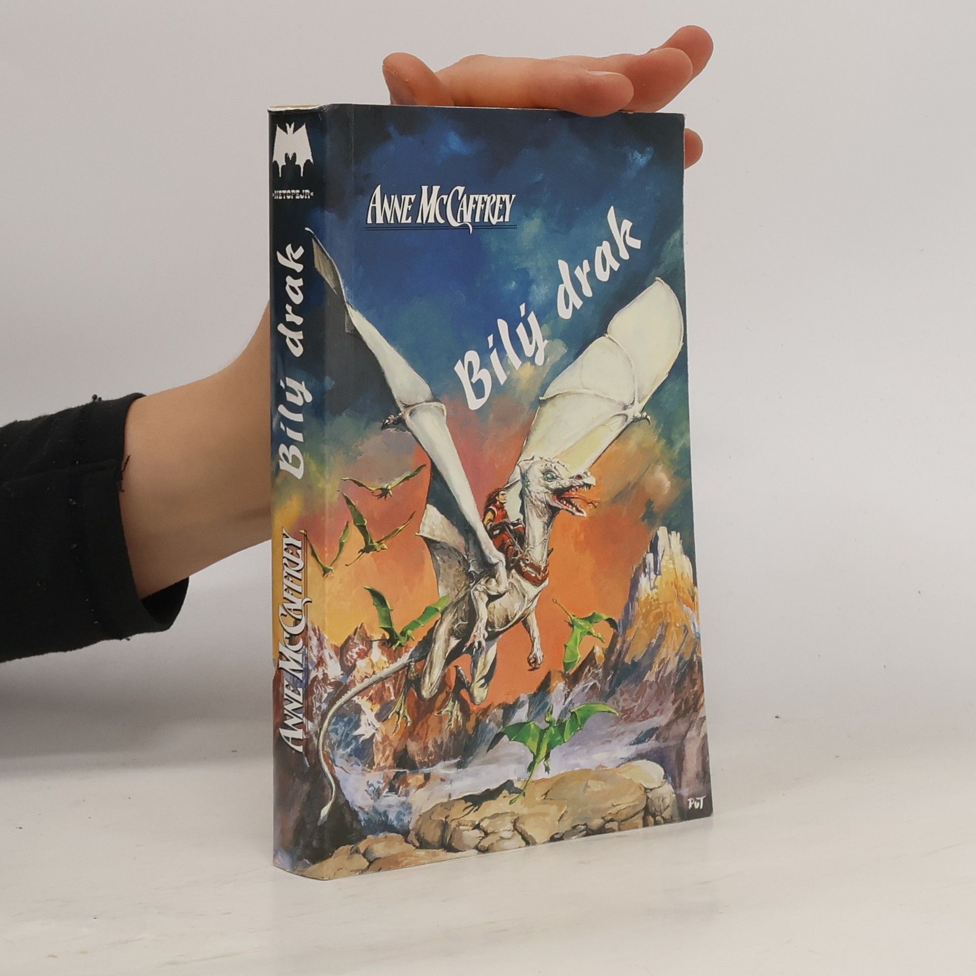 Anne McCaffrey Bílý drak